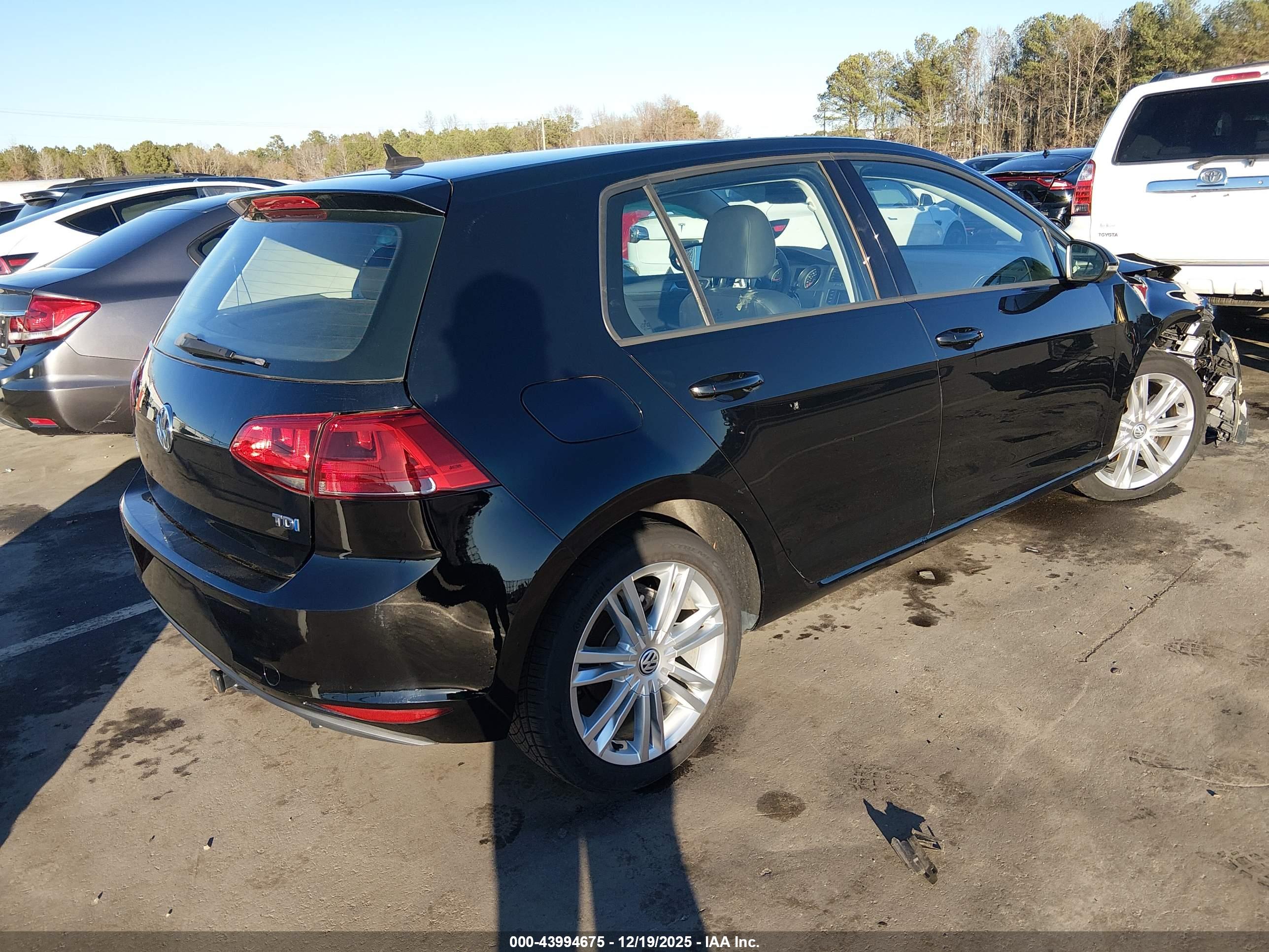 VOLKSWAGEN GOLF image 4