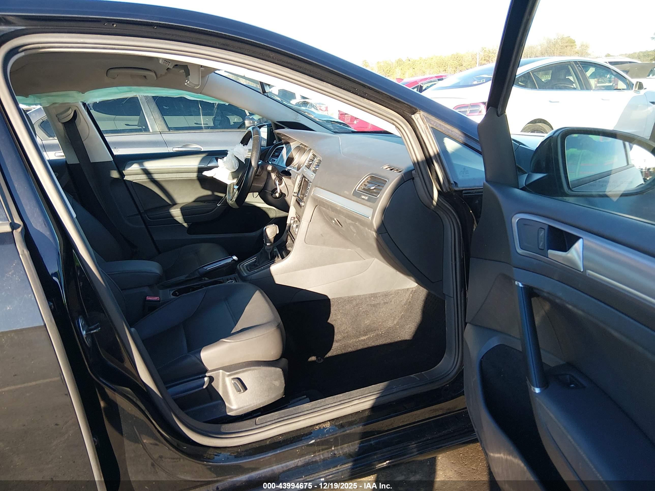 VOLKSWAGEN GOLF image 5