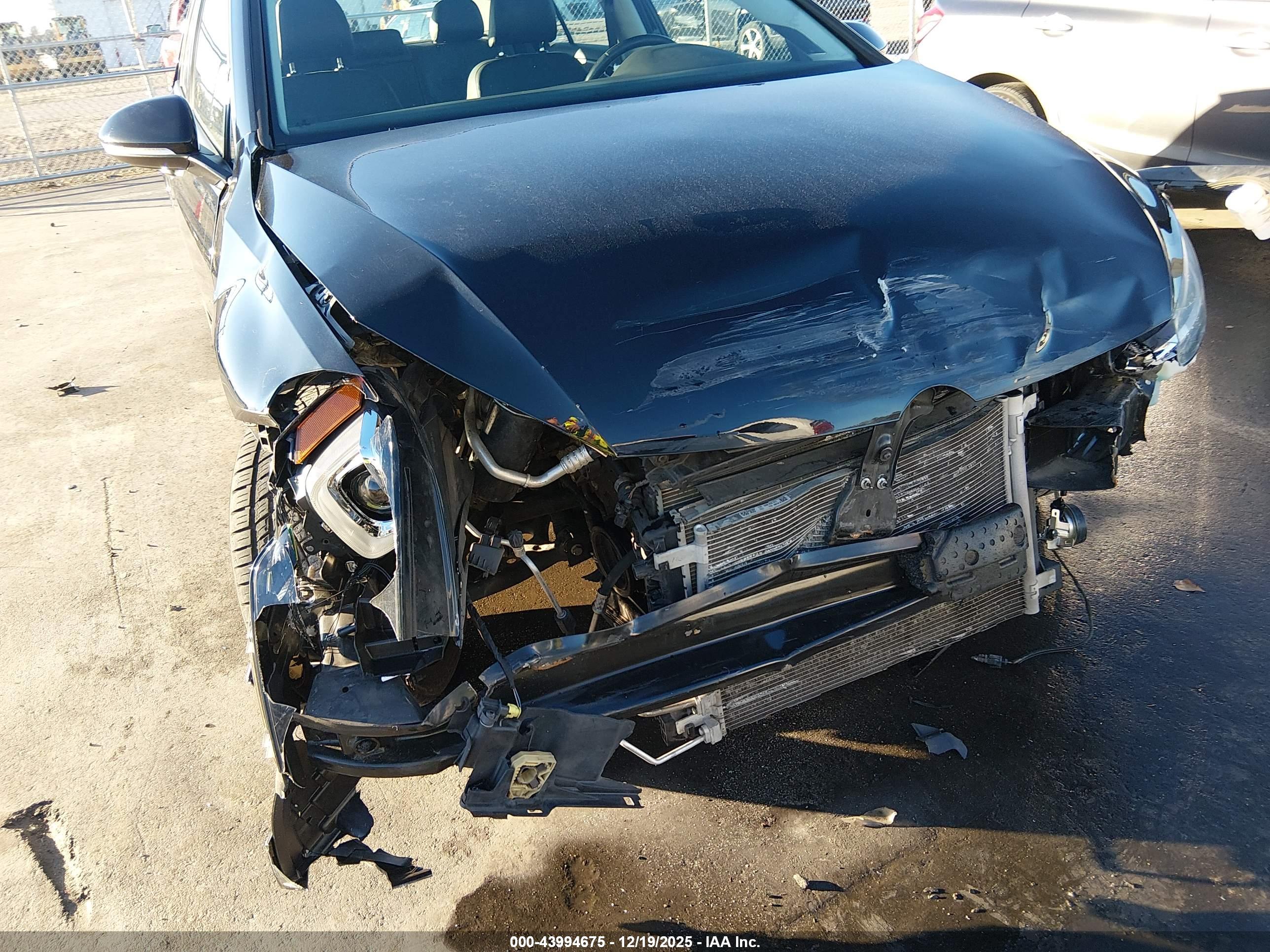 VOLKSWAGEN GOLF image 6