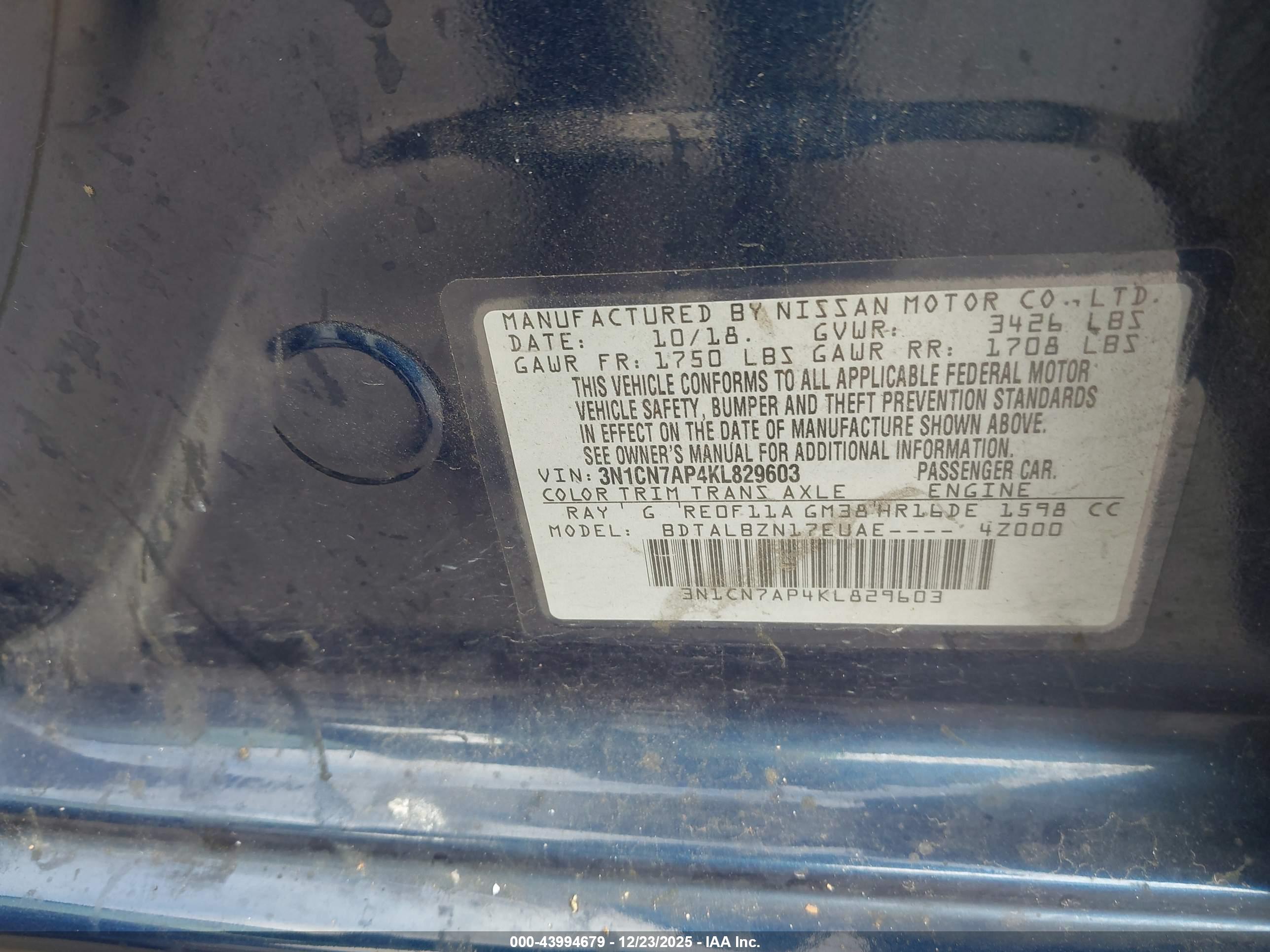 NISSAN VERSA image 9