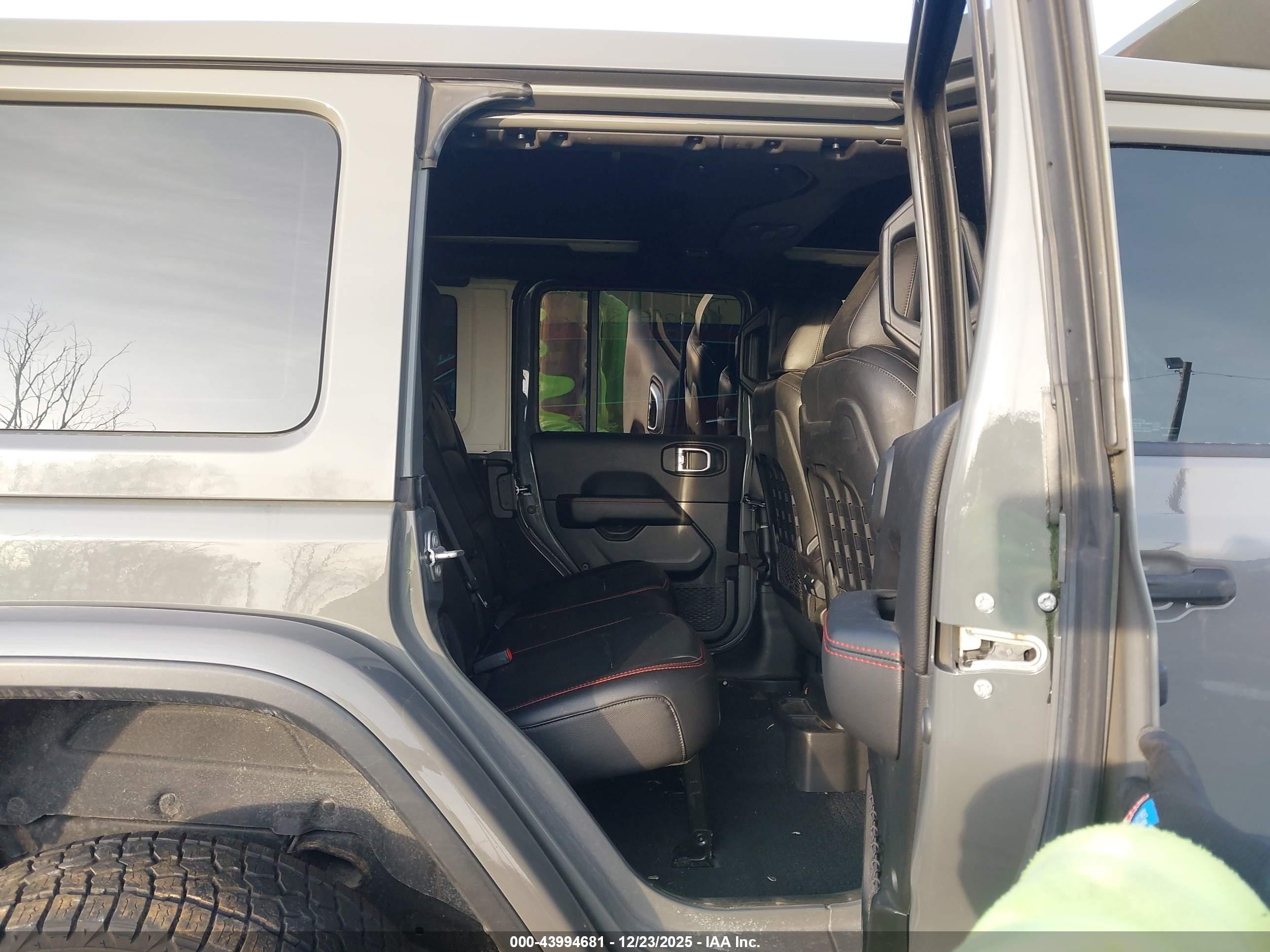 JEEP WRANGLER image 8