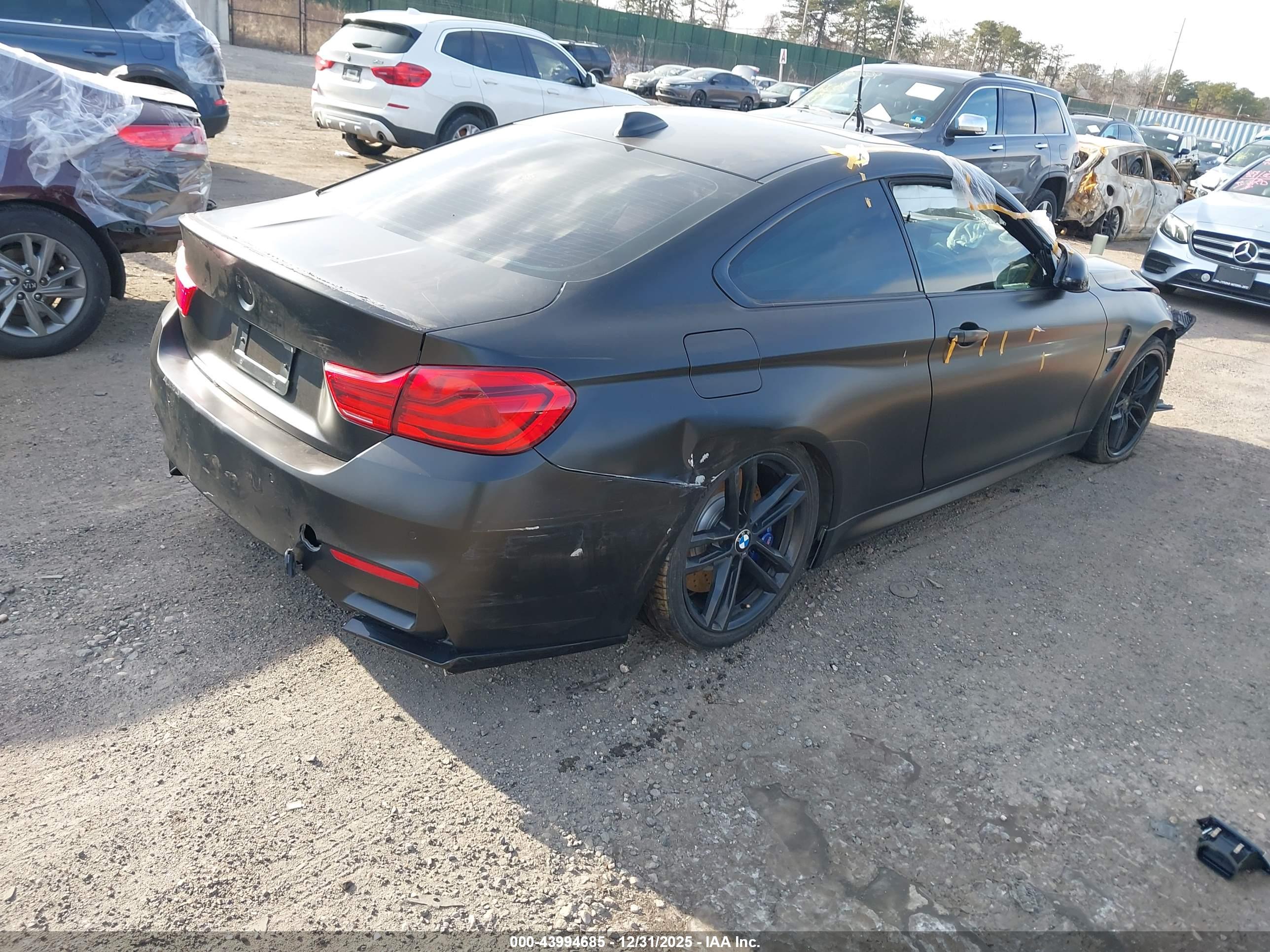 BMW M4 image 4