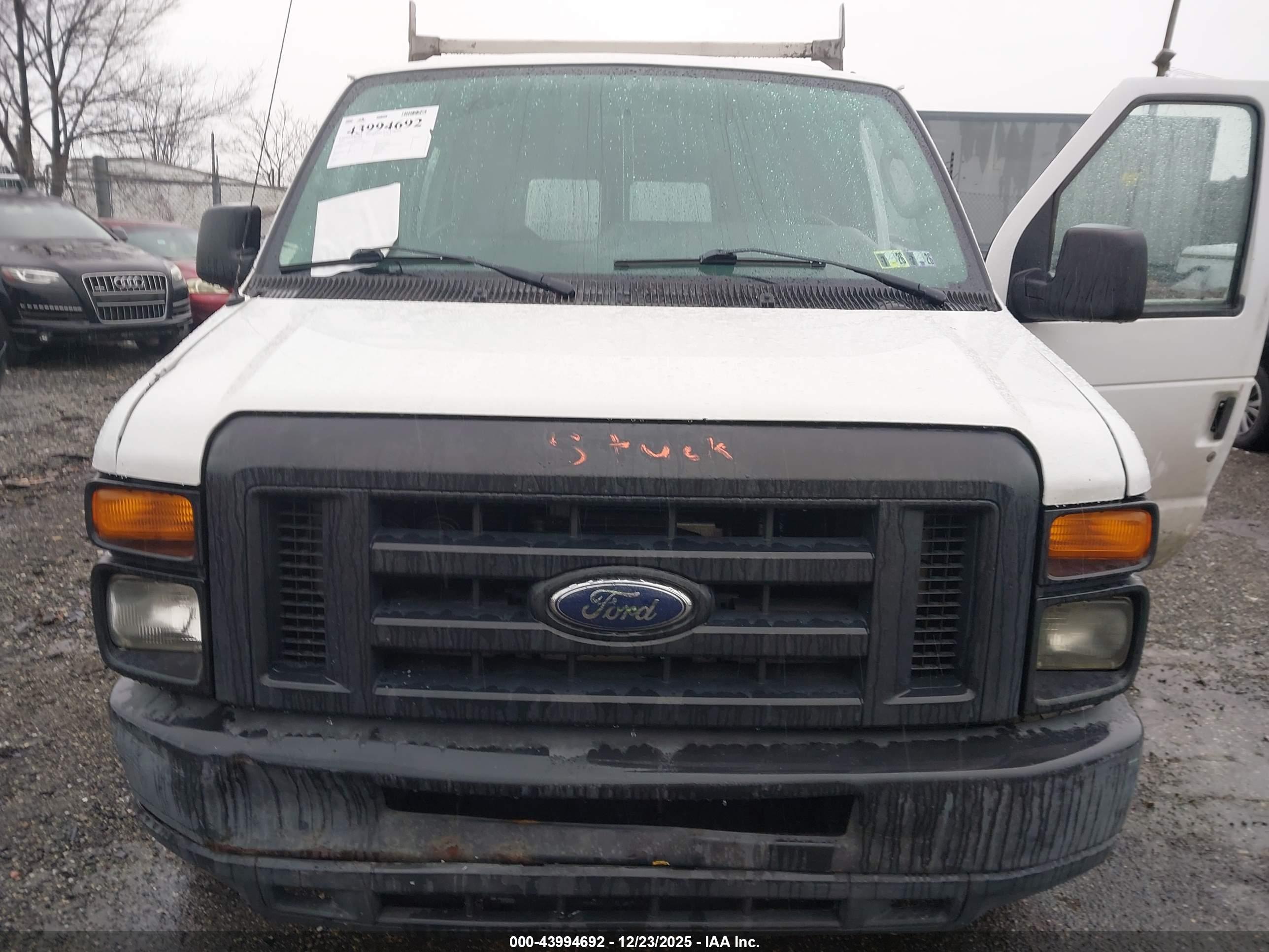 FORD E-250 image 10