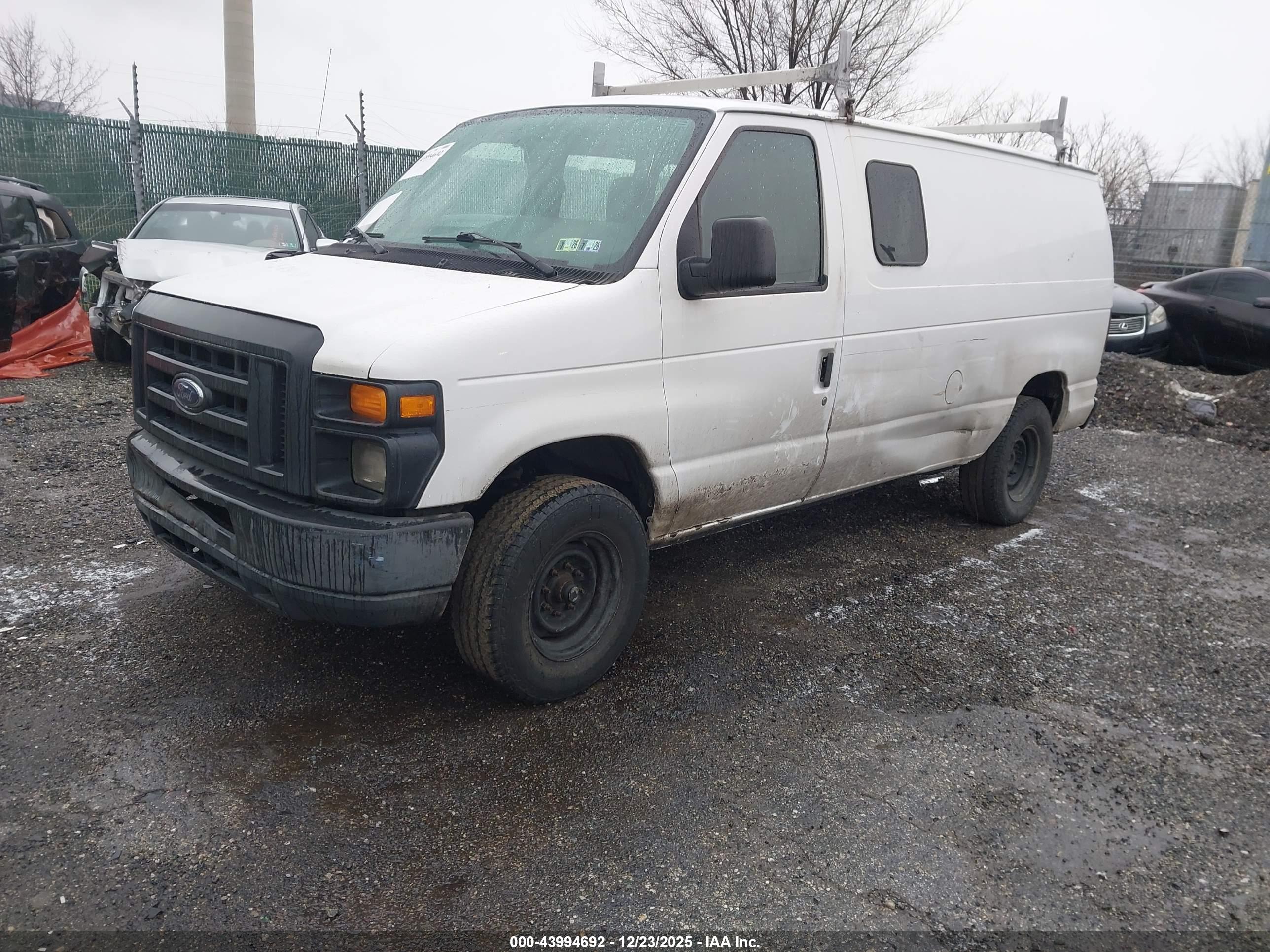 FORD E-250 image 2