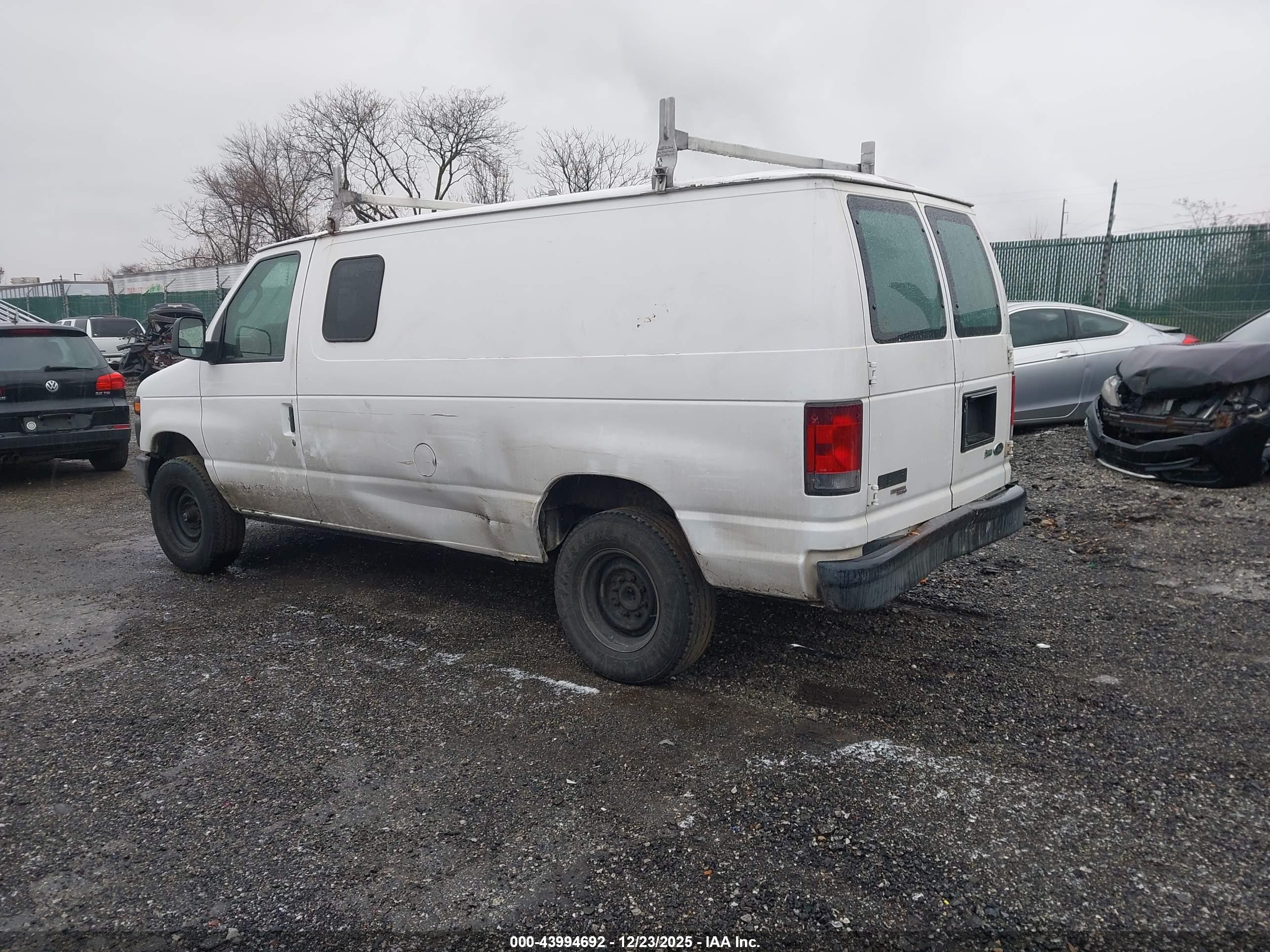 FORD E-250 image 3