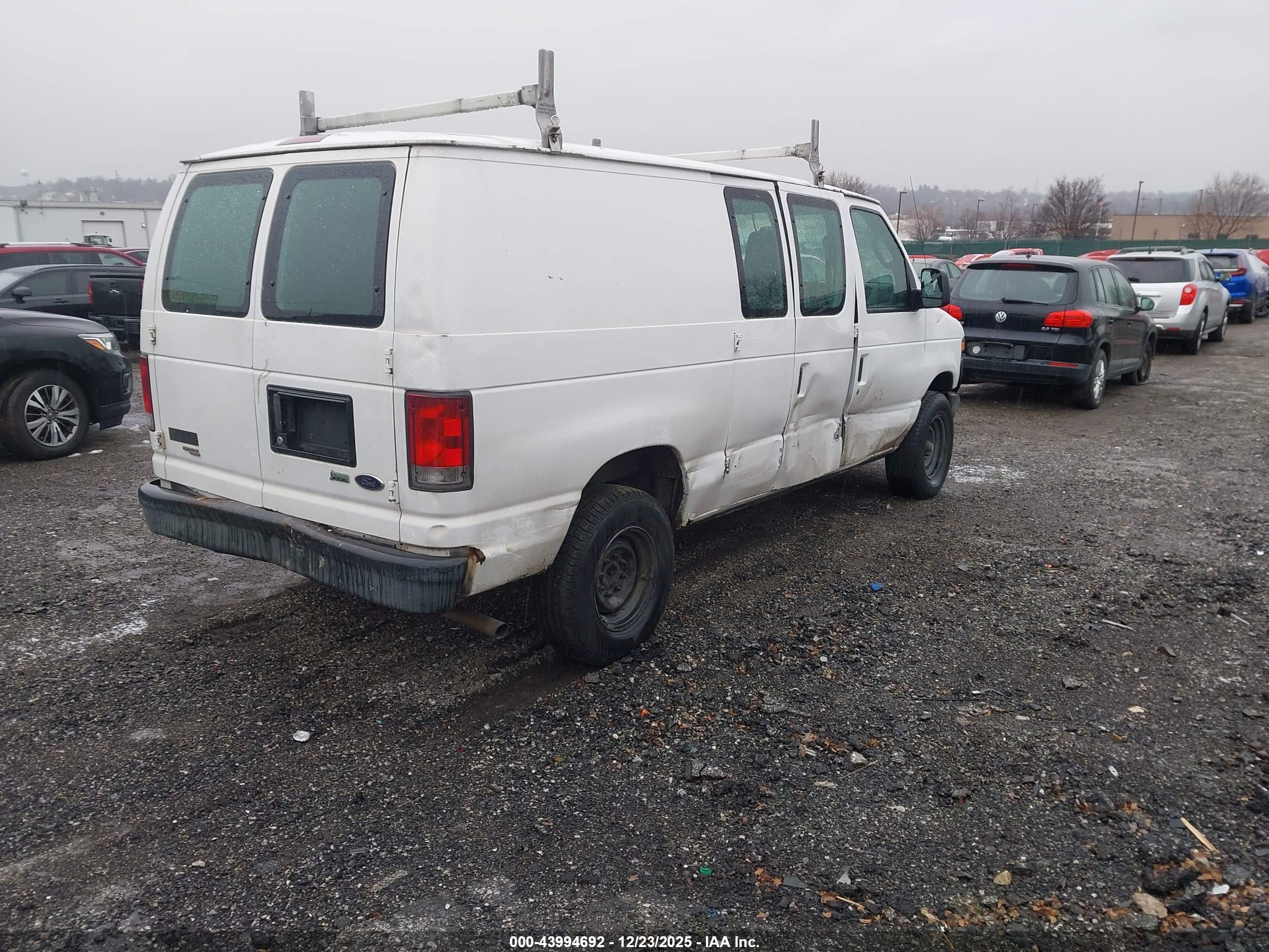 FORD E-250 image 4