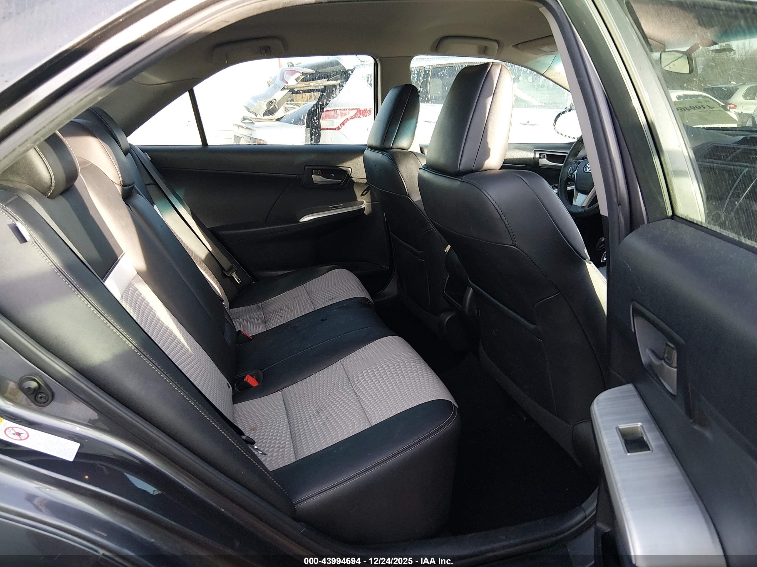 TOYOTA CAMRY image 8