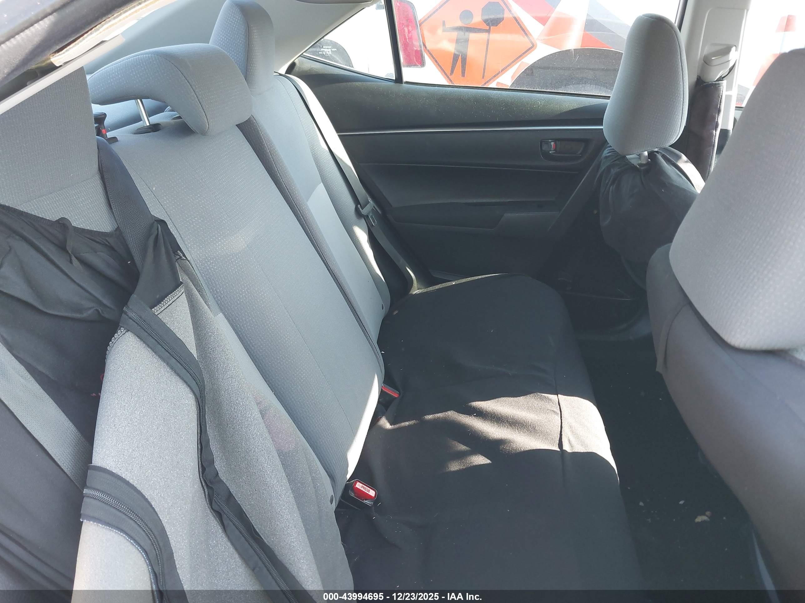 TOYOTA COROLLA image 8