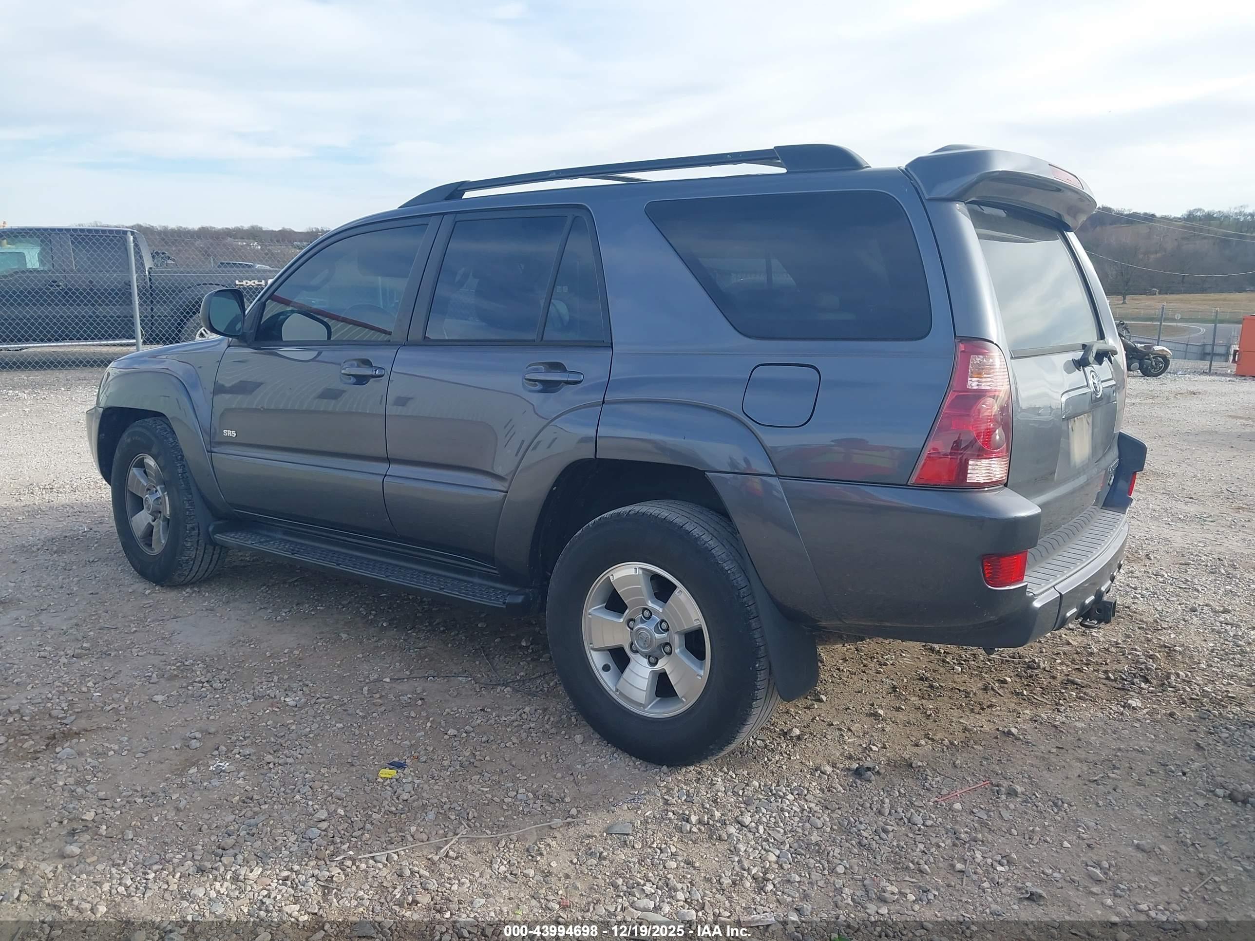 TOYOTA 4RUNNER image 3
