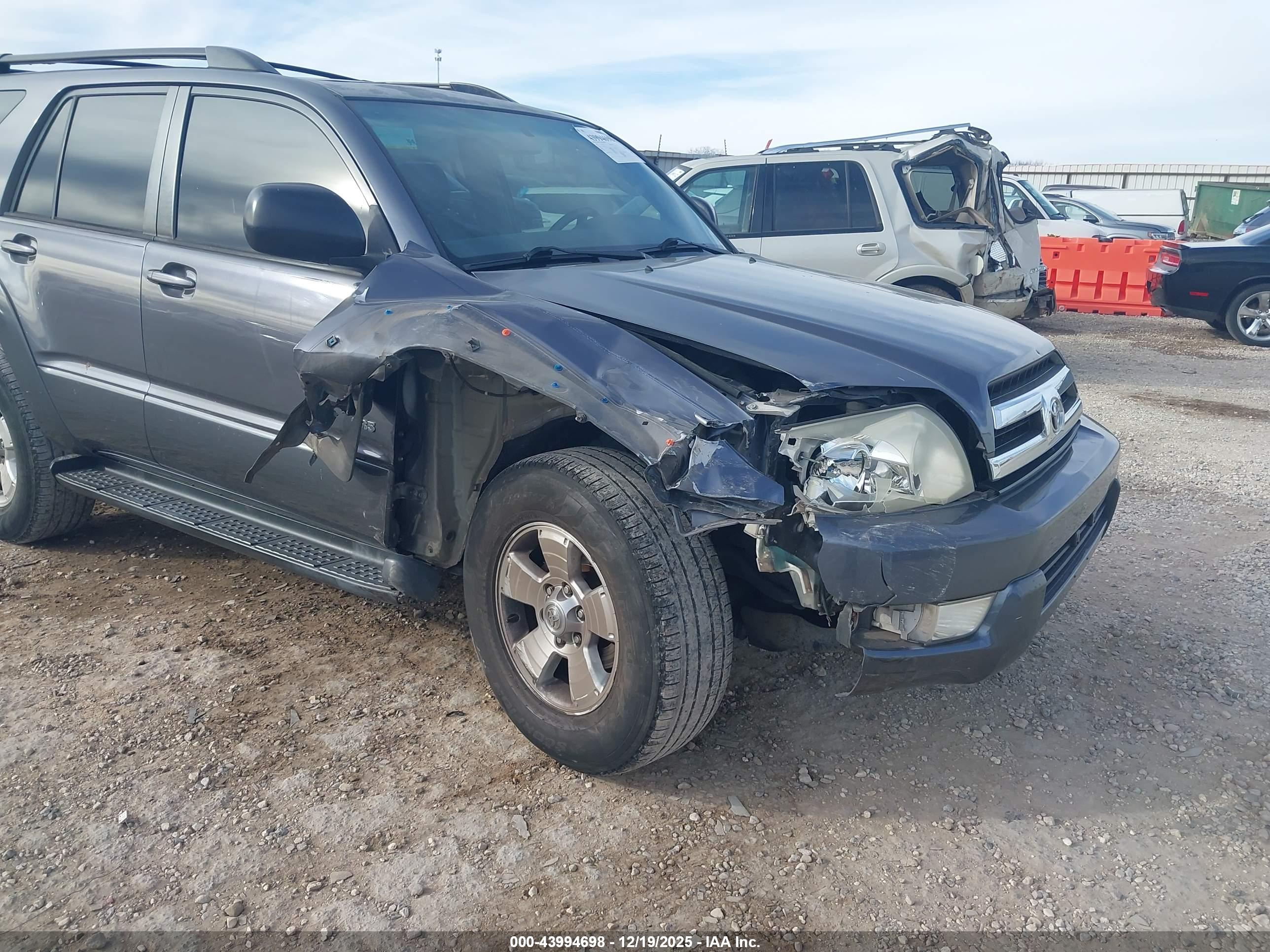 TOYOTA 4RUNNER image 6