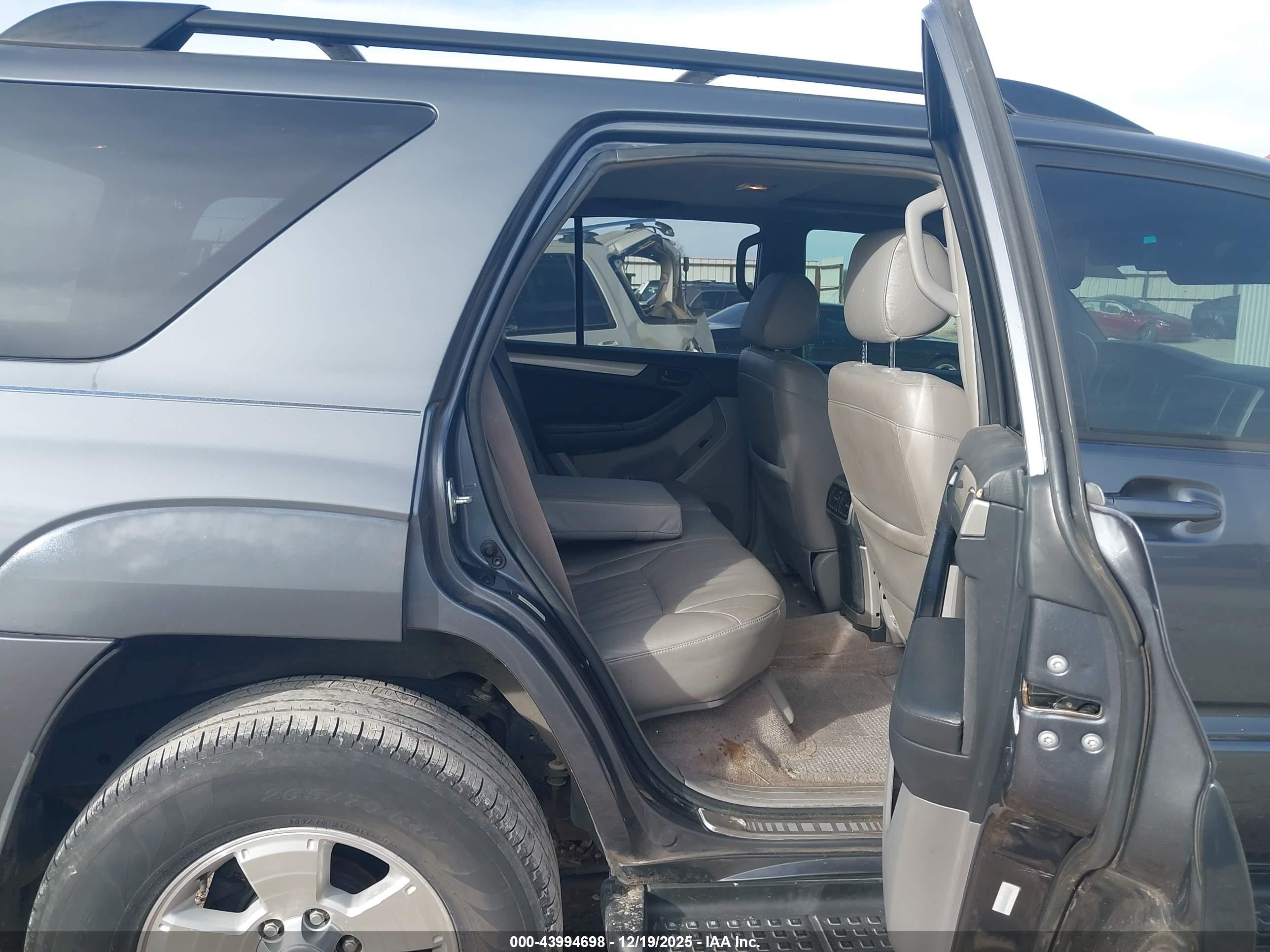 TOYOTA 4RUNNER image 8
