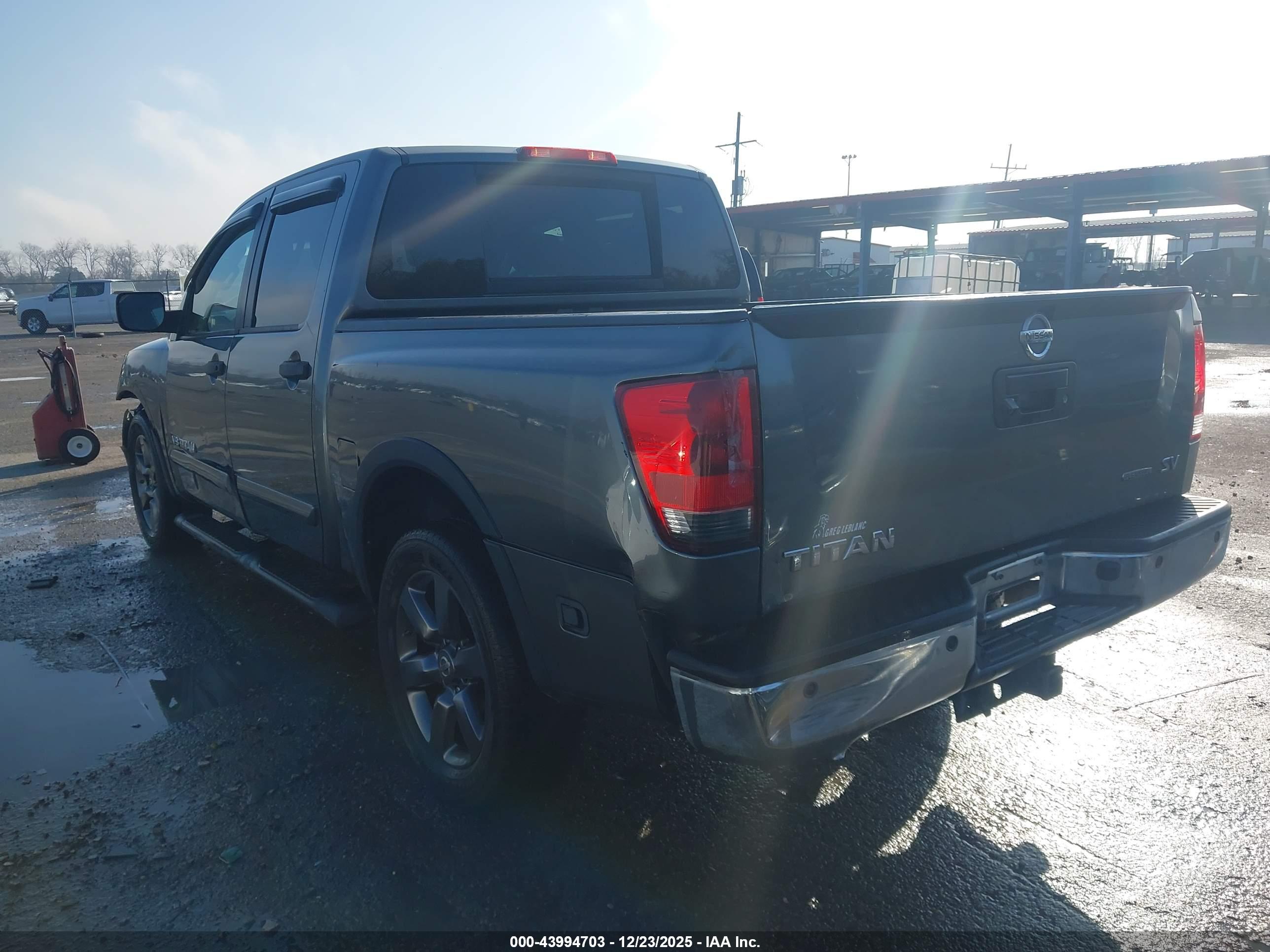 NISSAN TITAN image 3