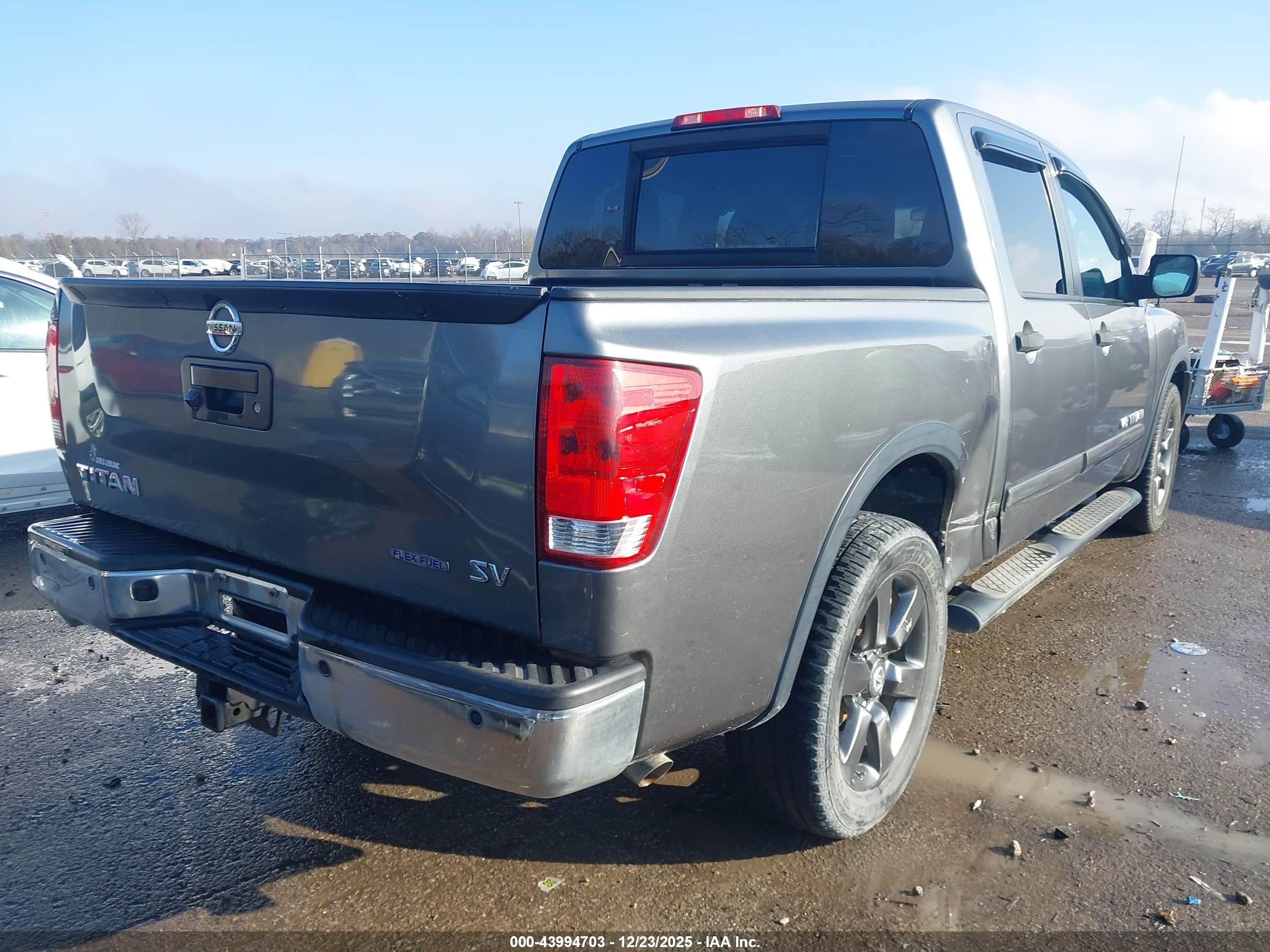NISSAN TITAN image 4