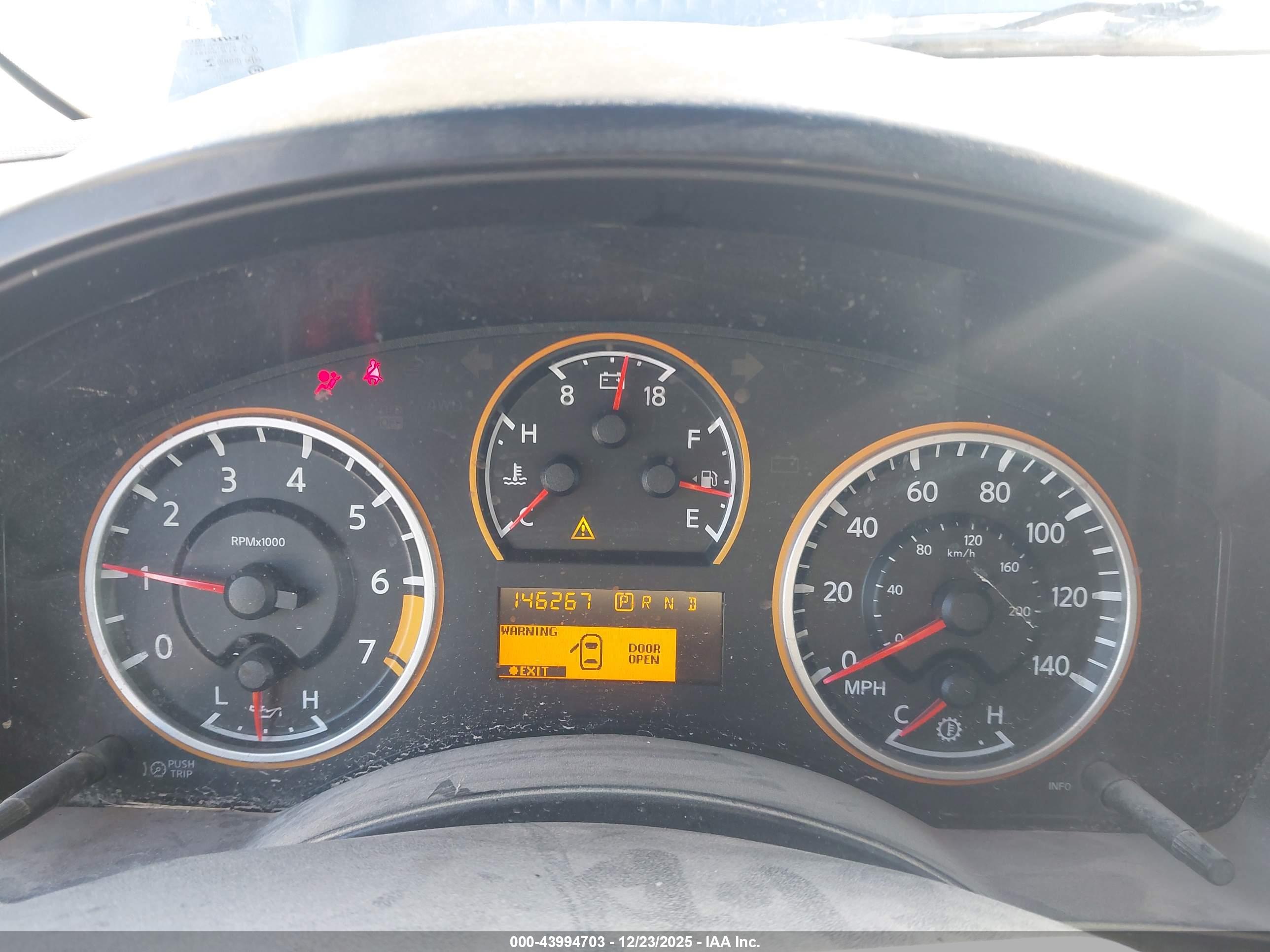 NISSAN TITAN image 7