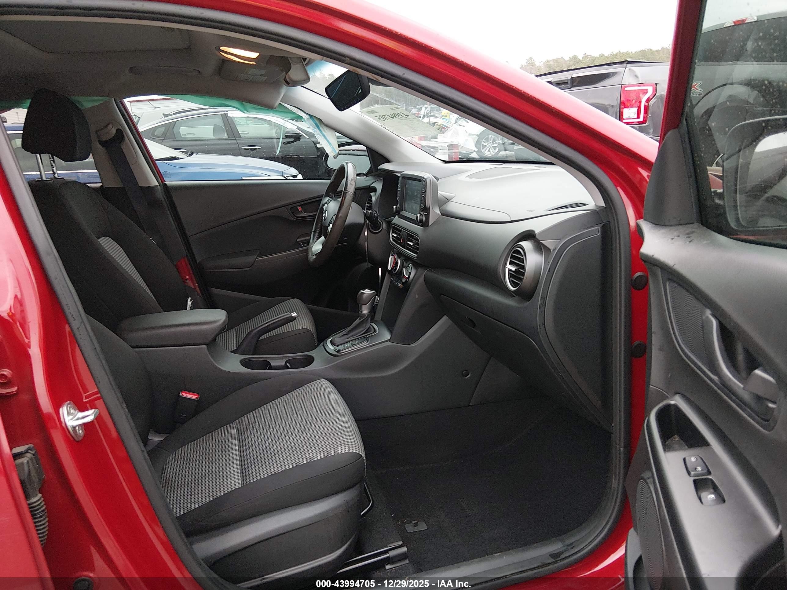 HYUNDAI KONA image 5