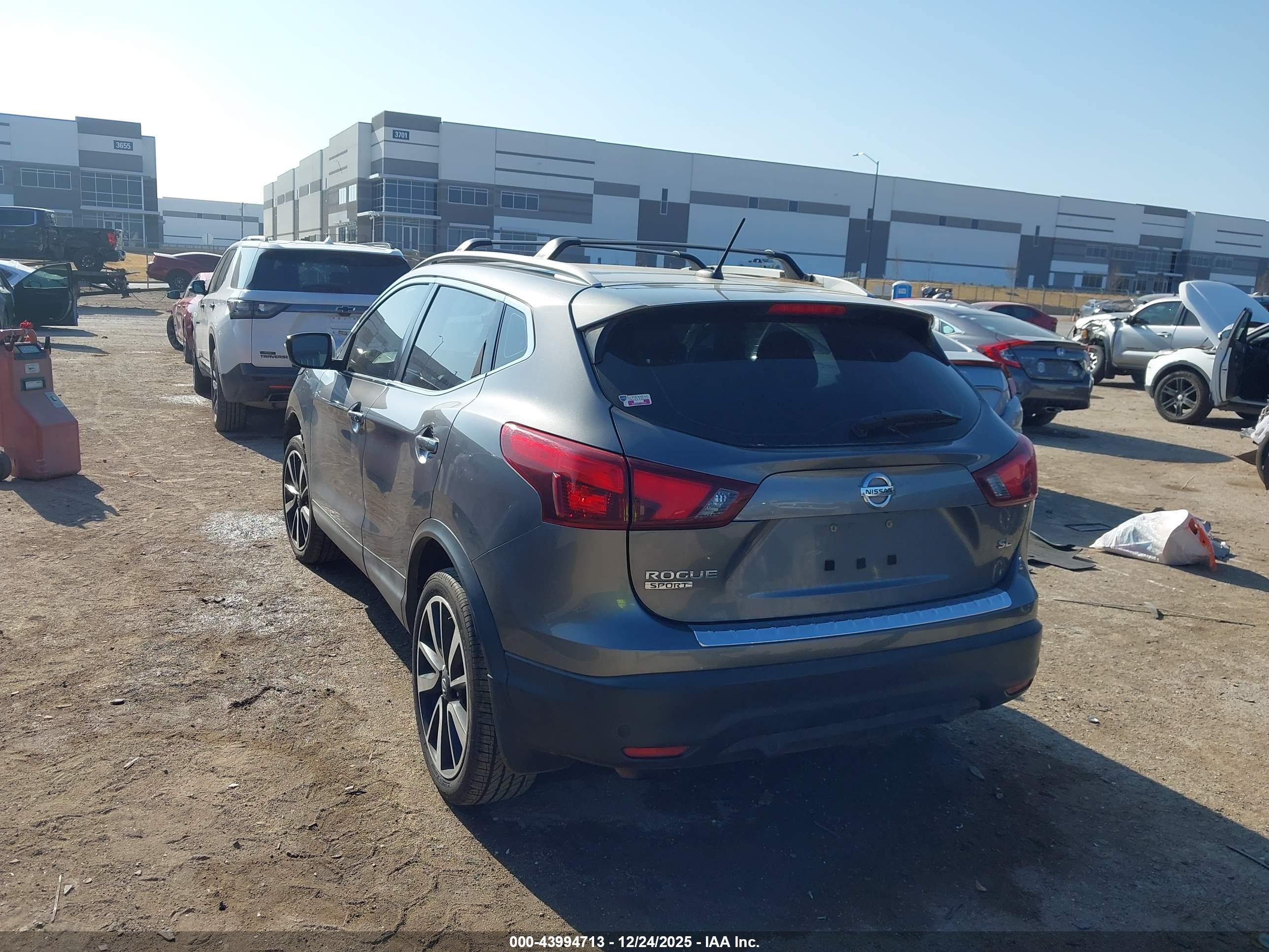 NISSAN ROGUE image 3
