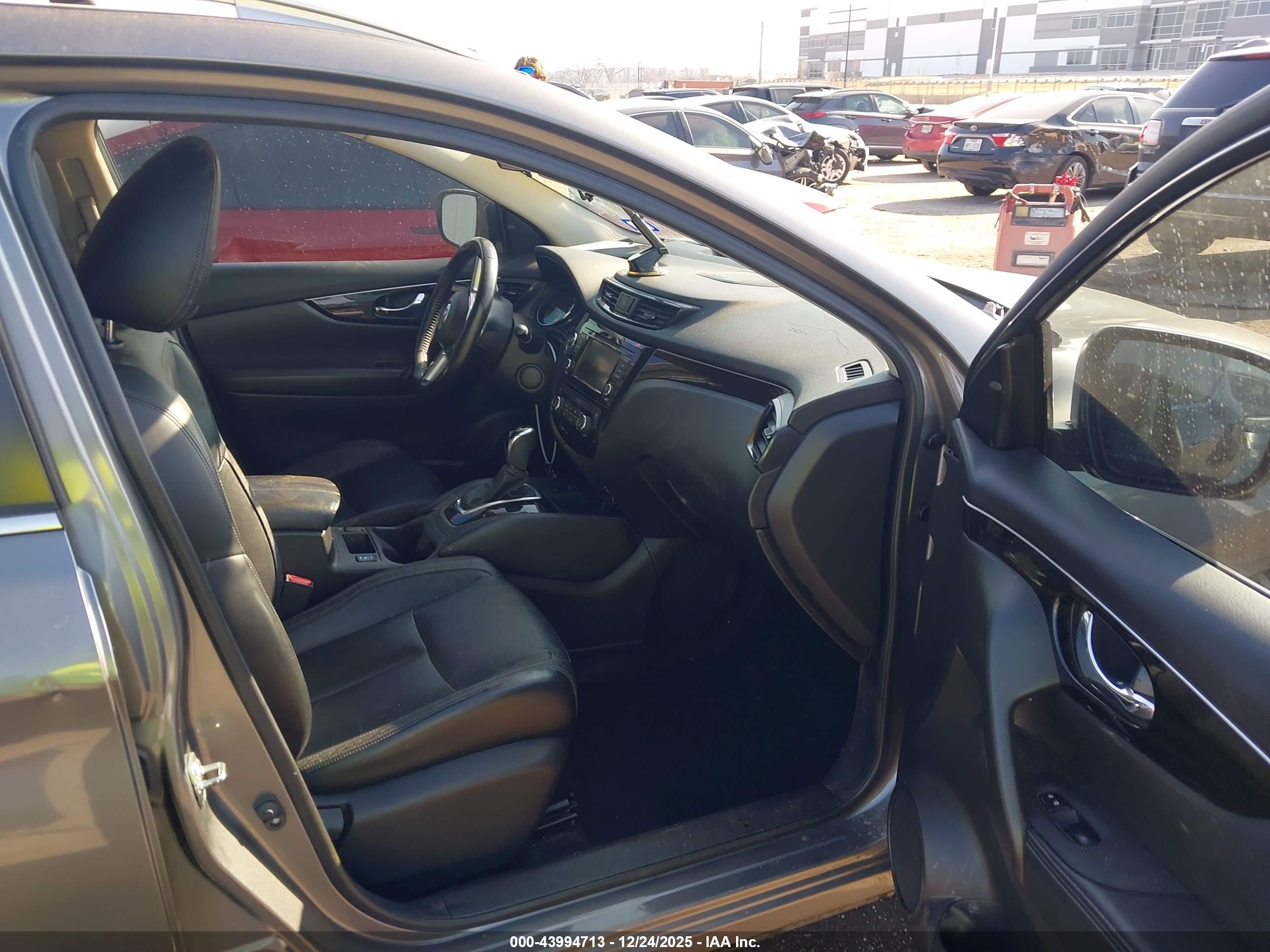 NISSAN ROGUE image 5
