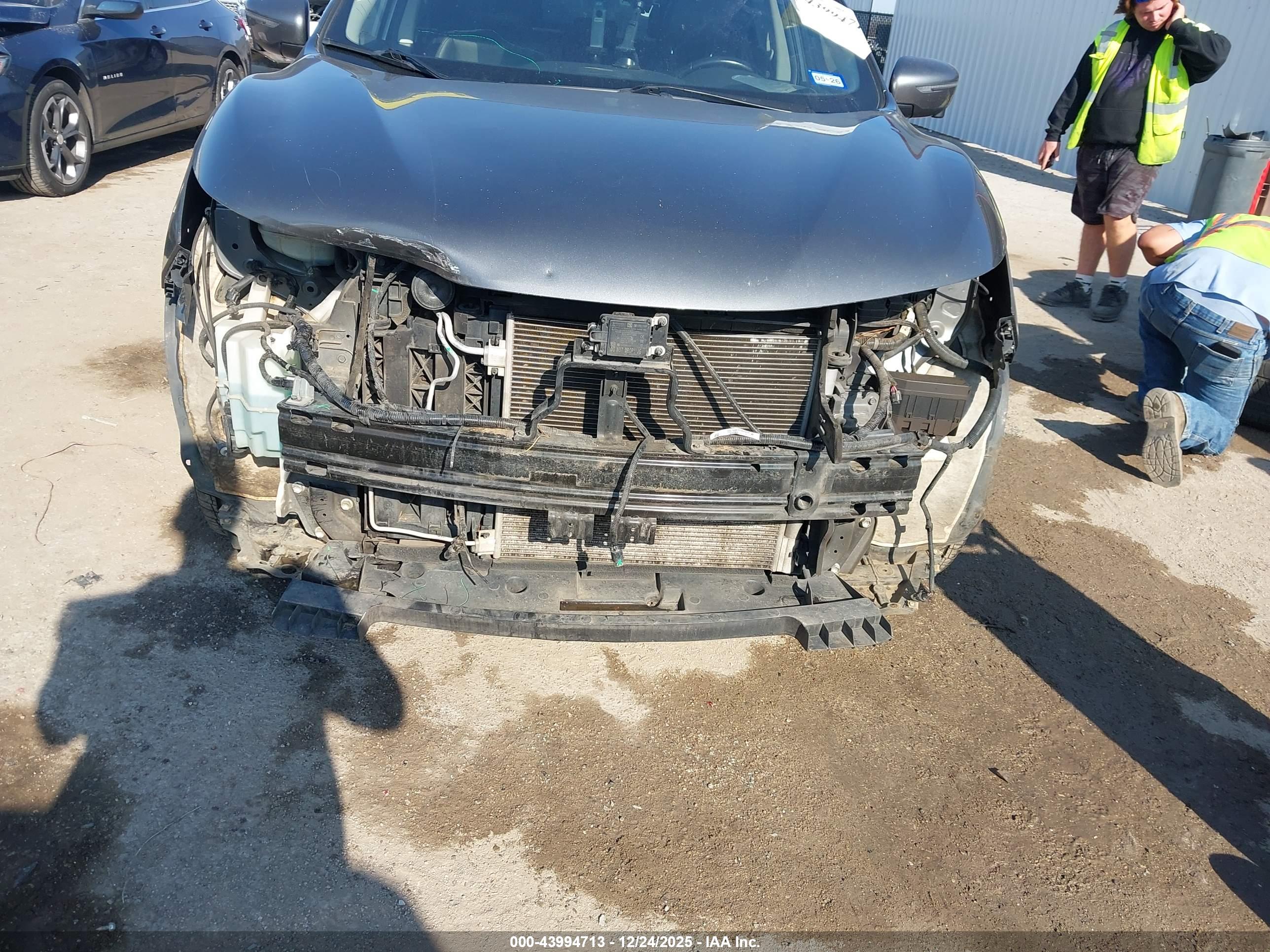 NISSAN ROGUE image 6