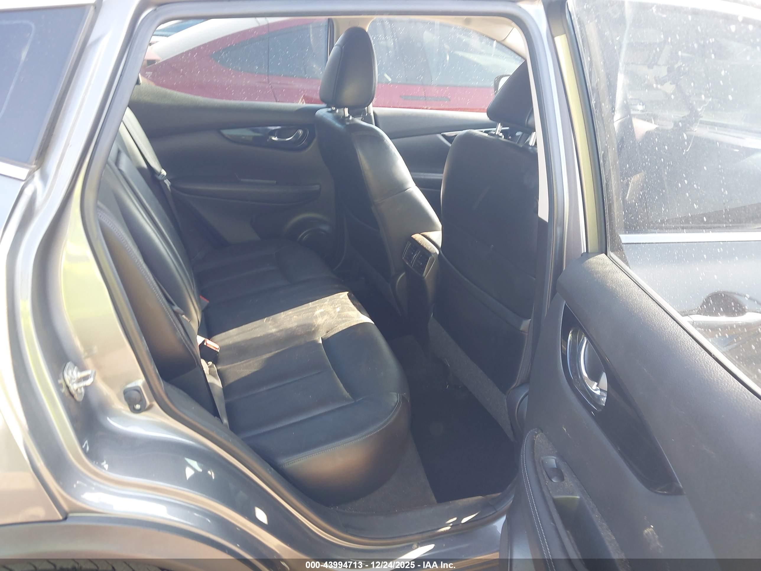 NISSAN ROGUE image 8