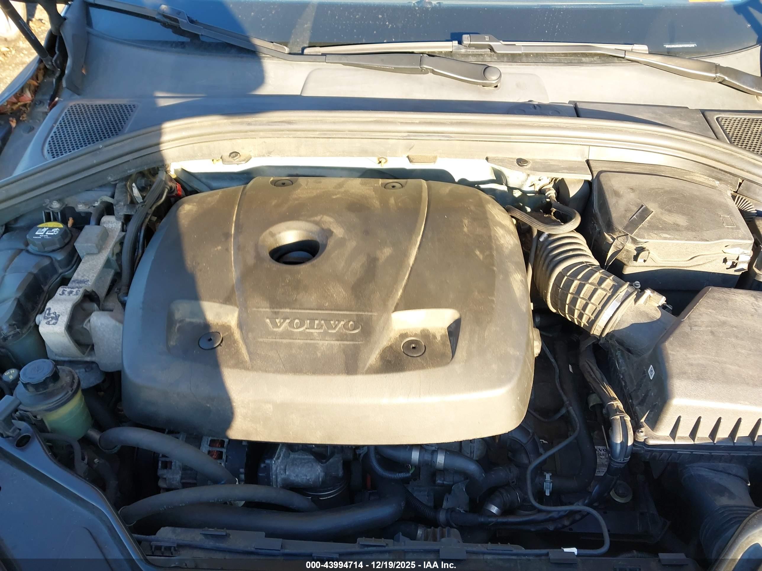 VOLVO XC60 image 10