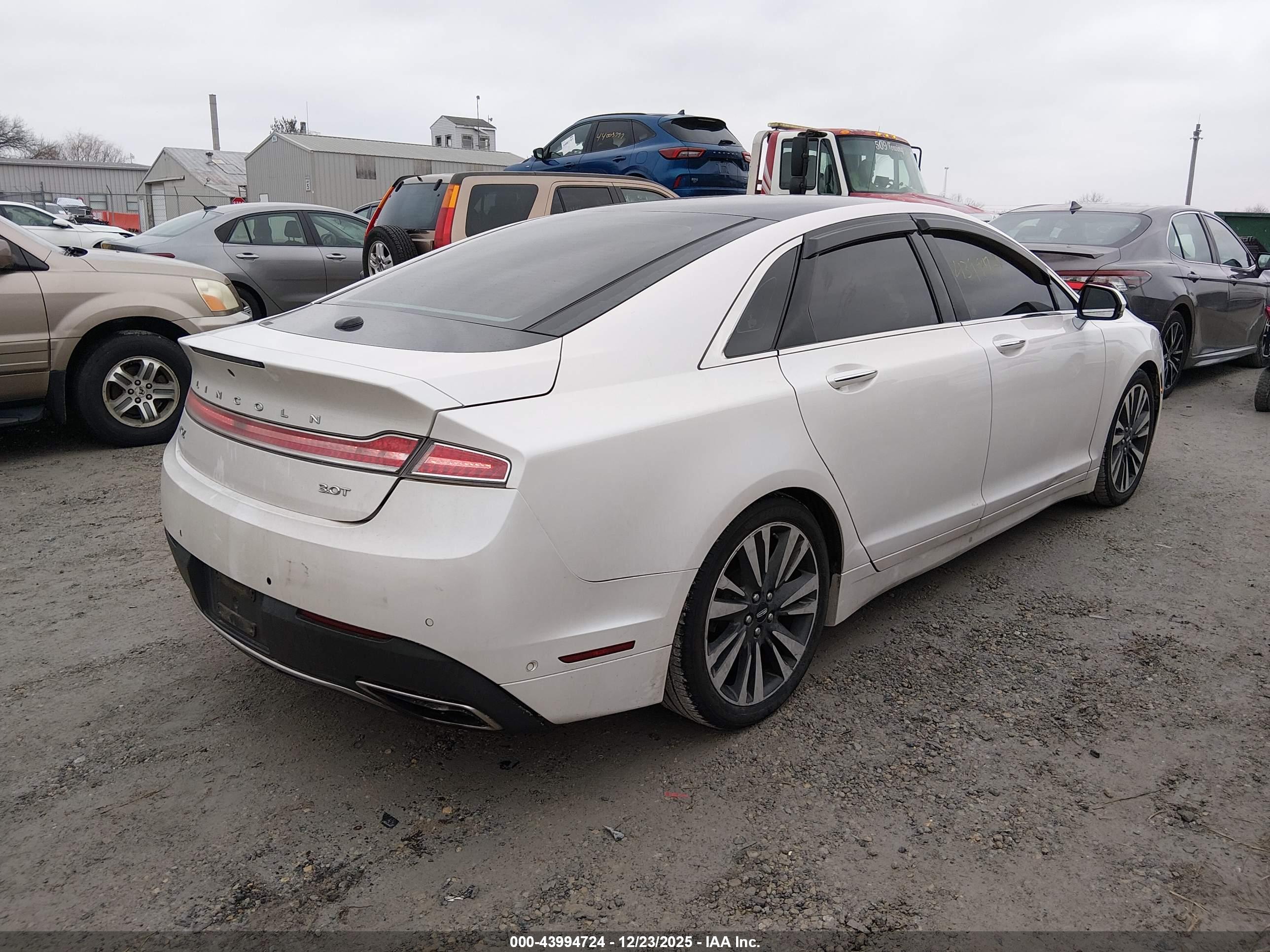 LINCOLN MKZ image 4