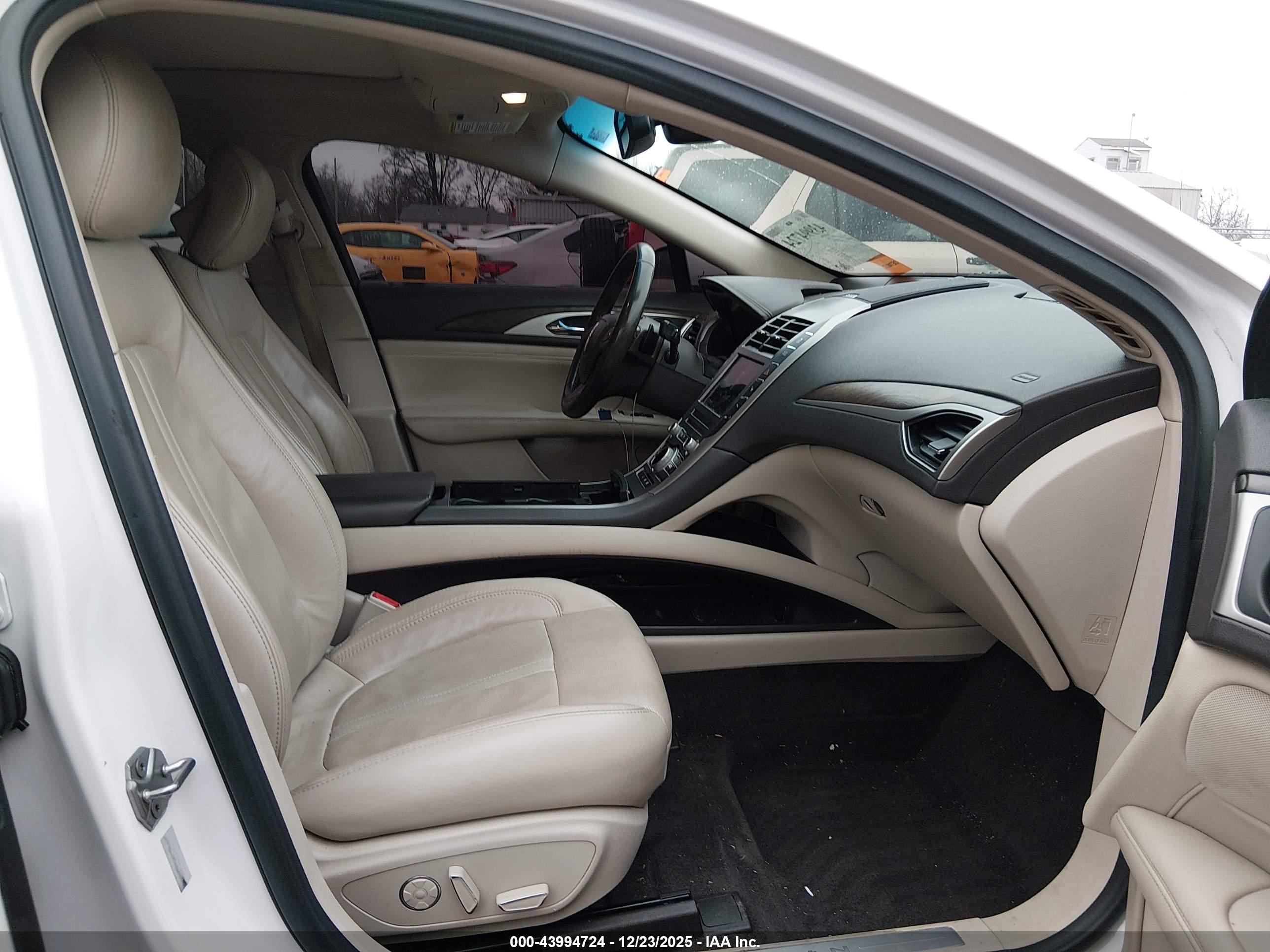 LINCOLN MKZ image 5