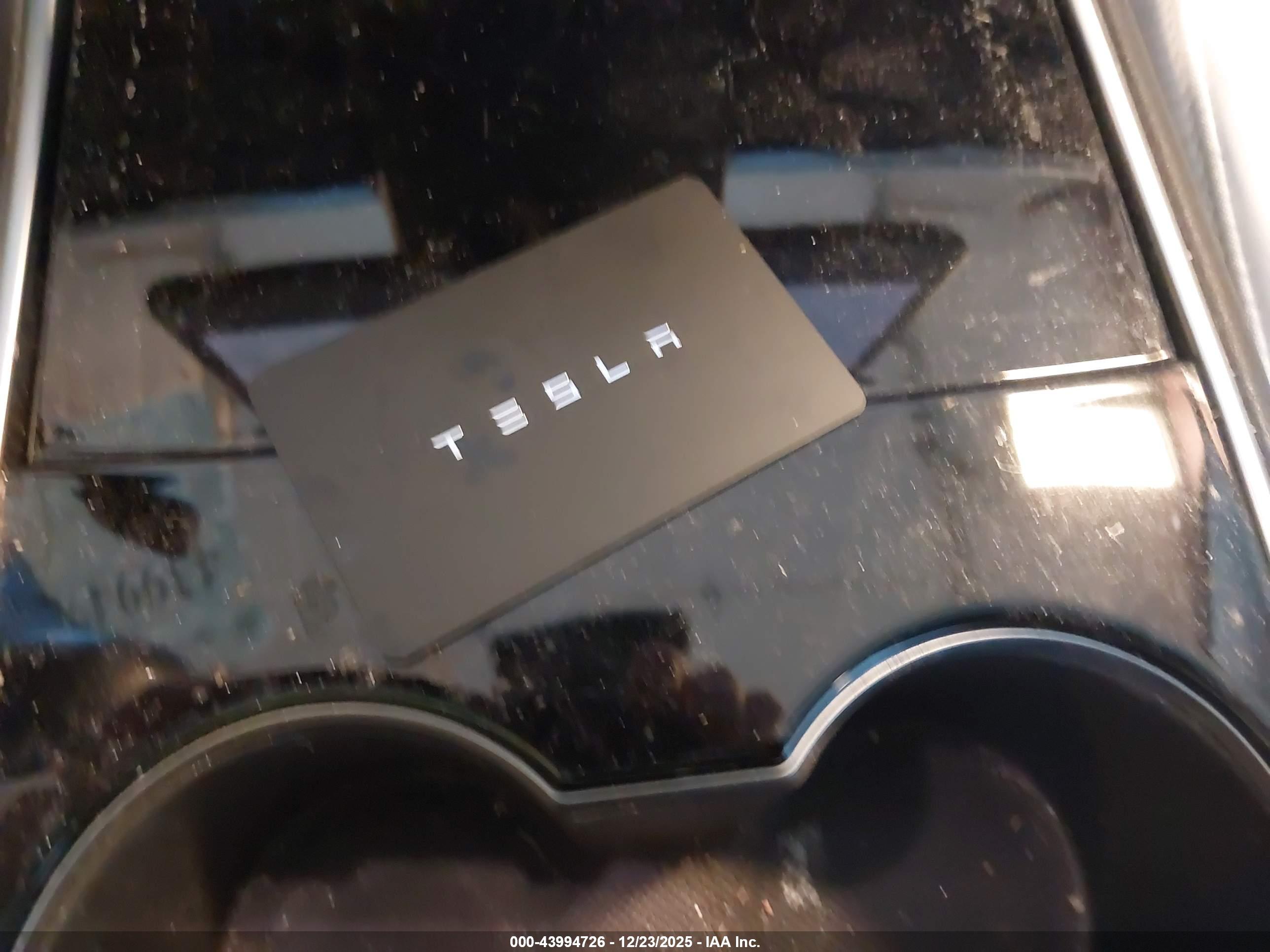 TESLA MODEL image 11