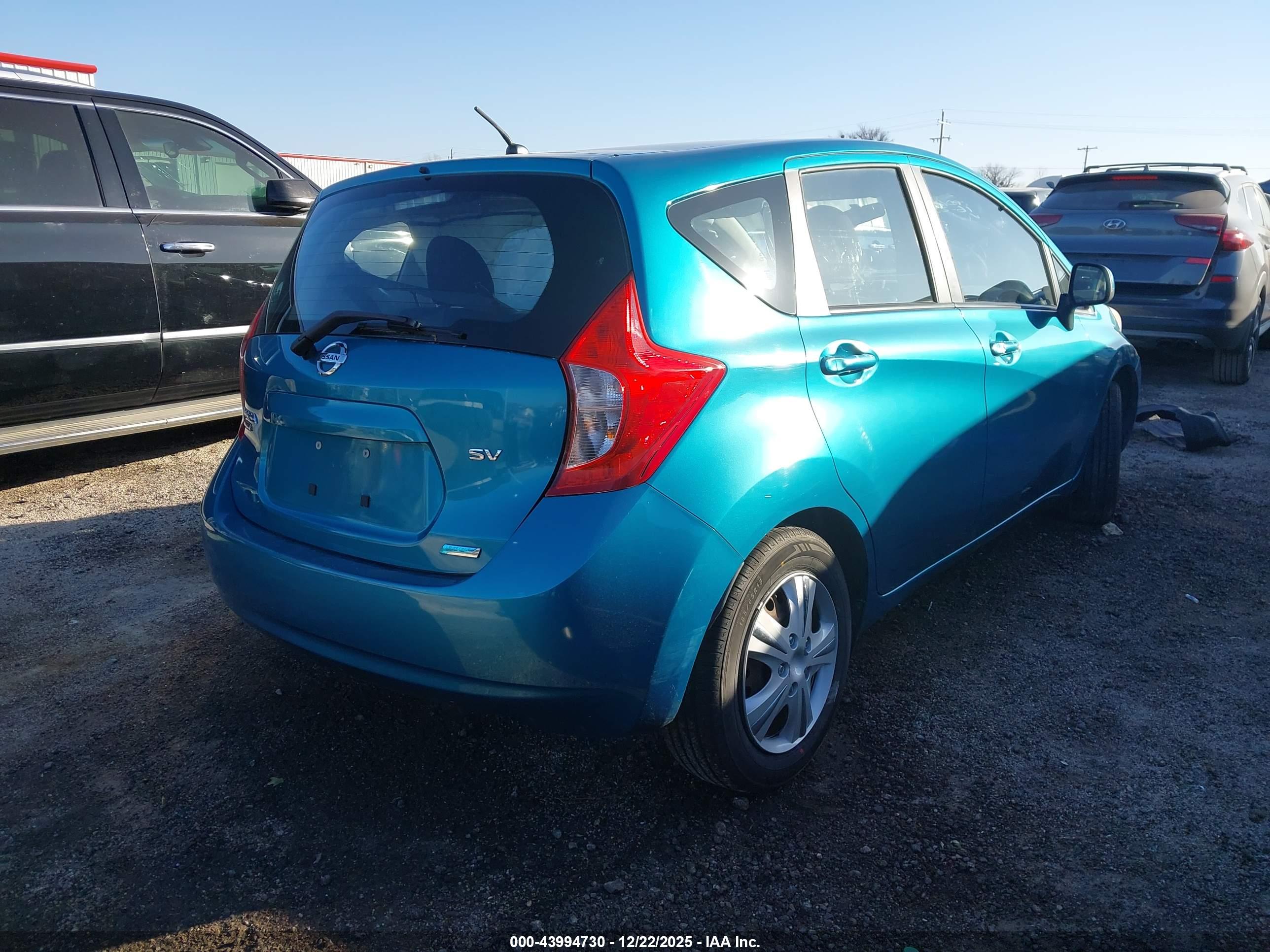 NISSAN VERSA image 4