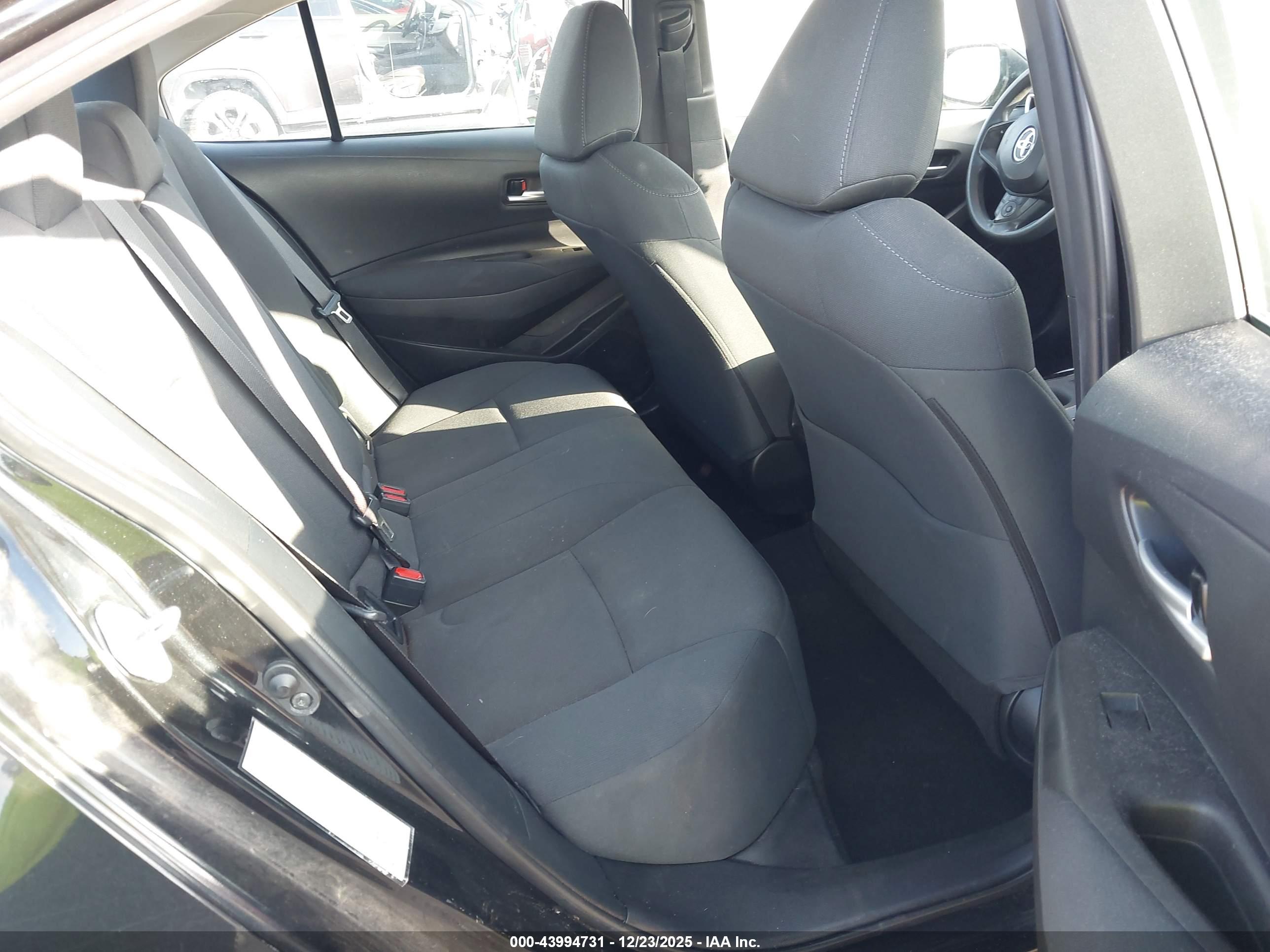 TOYOTA COROLLA image 8