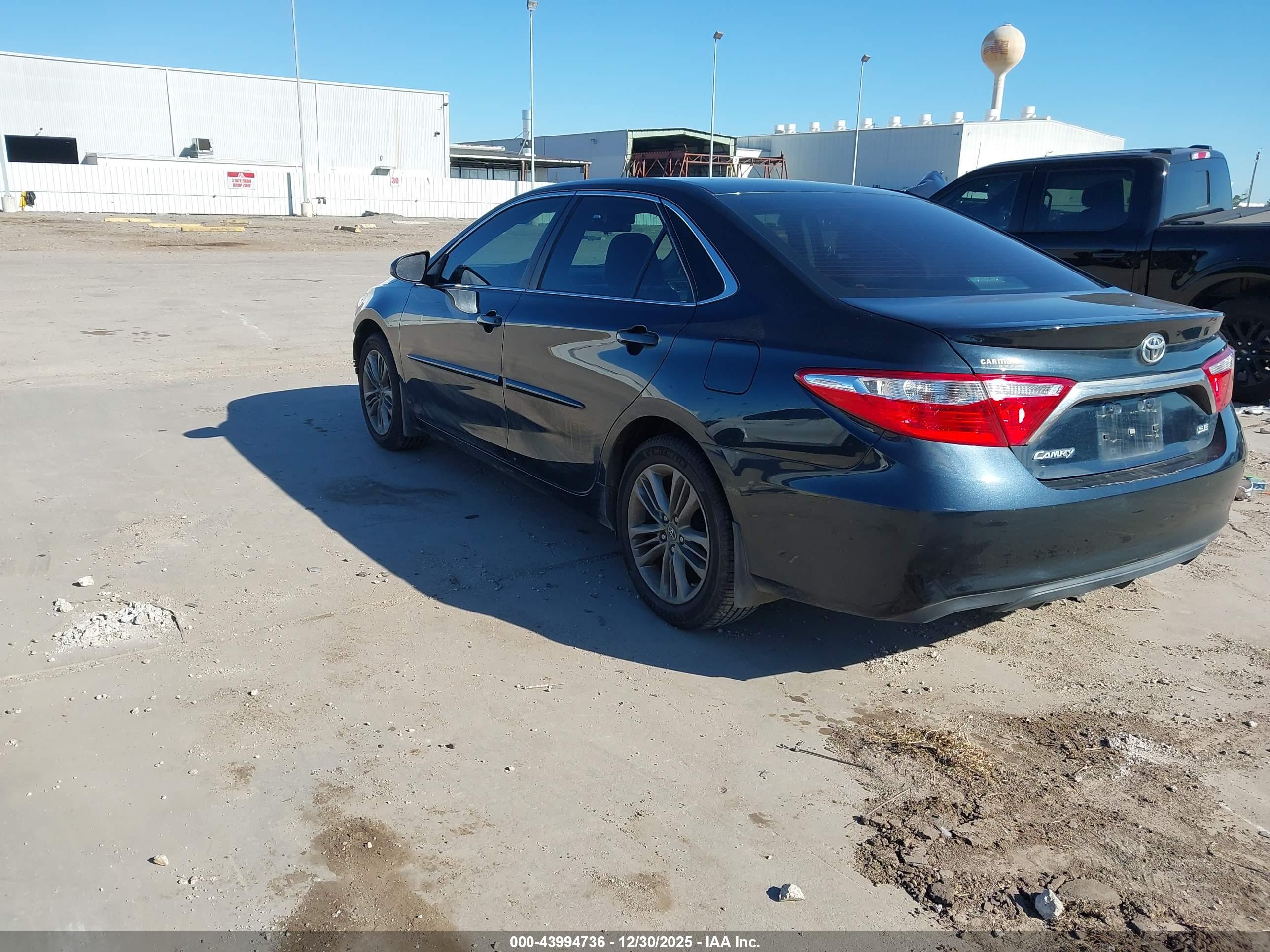 TOYOTA CAMRY image 3