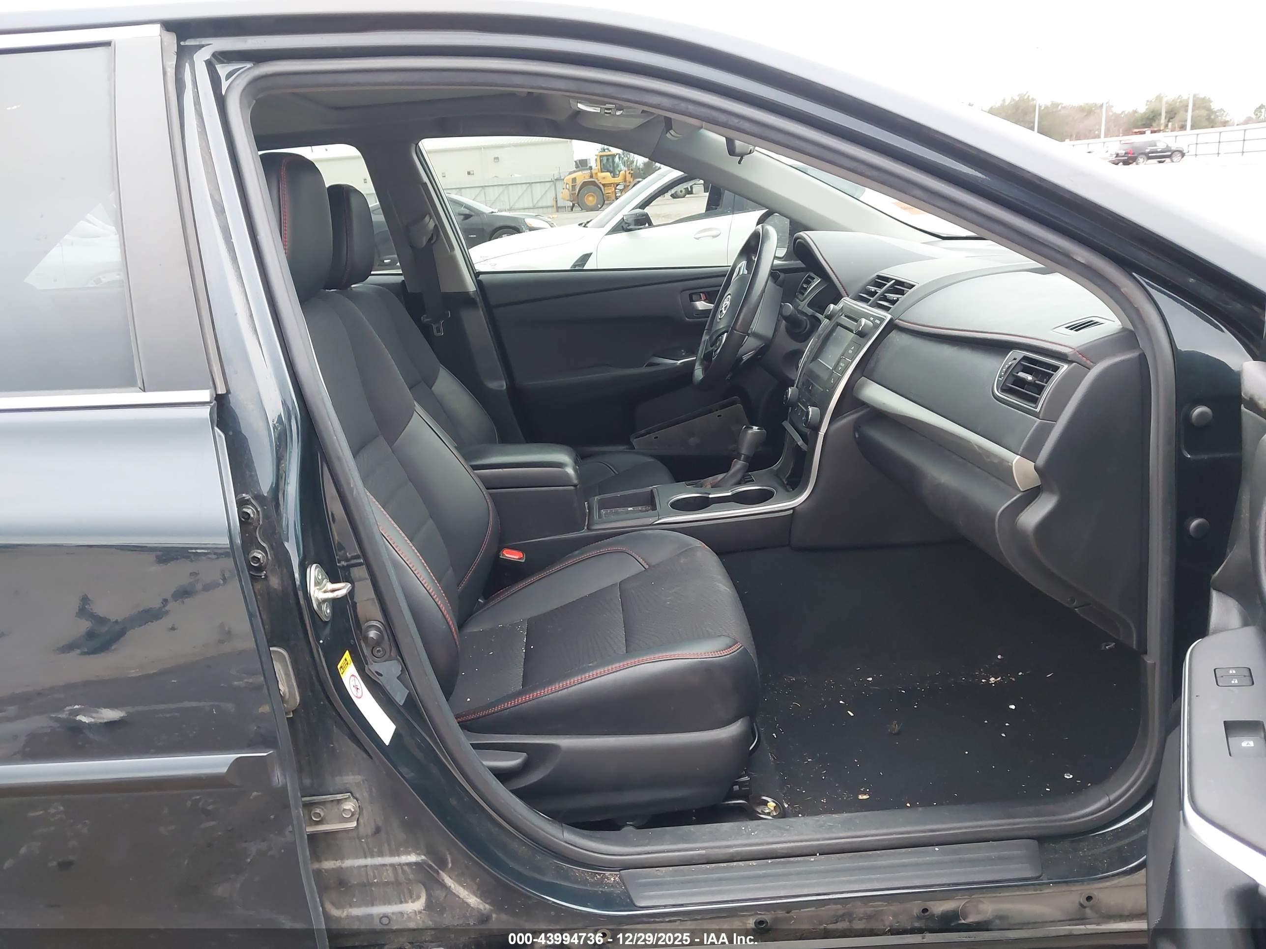 TOYOTA CAMRY image 5