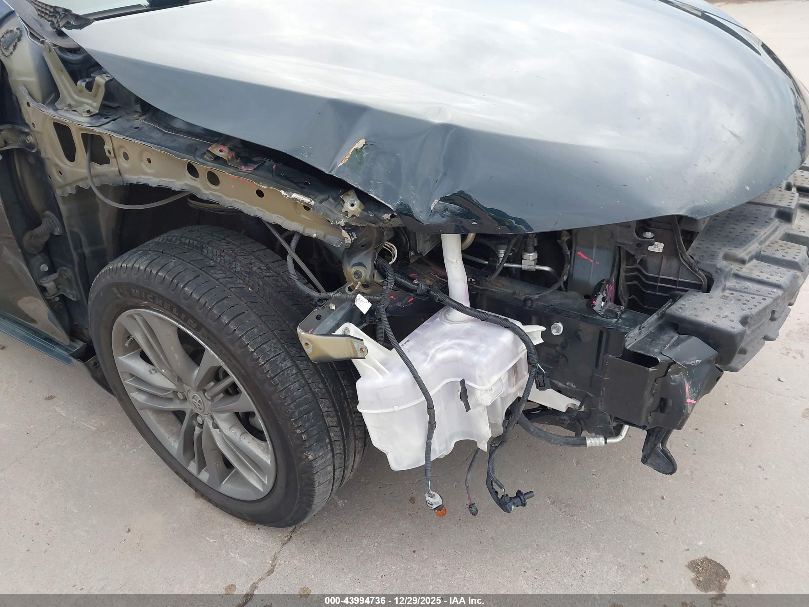 TOYOTA CAMRY image 6