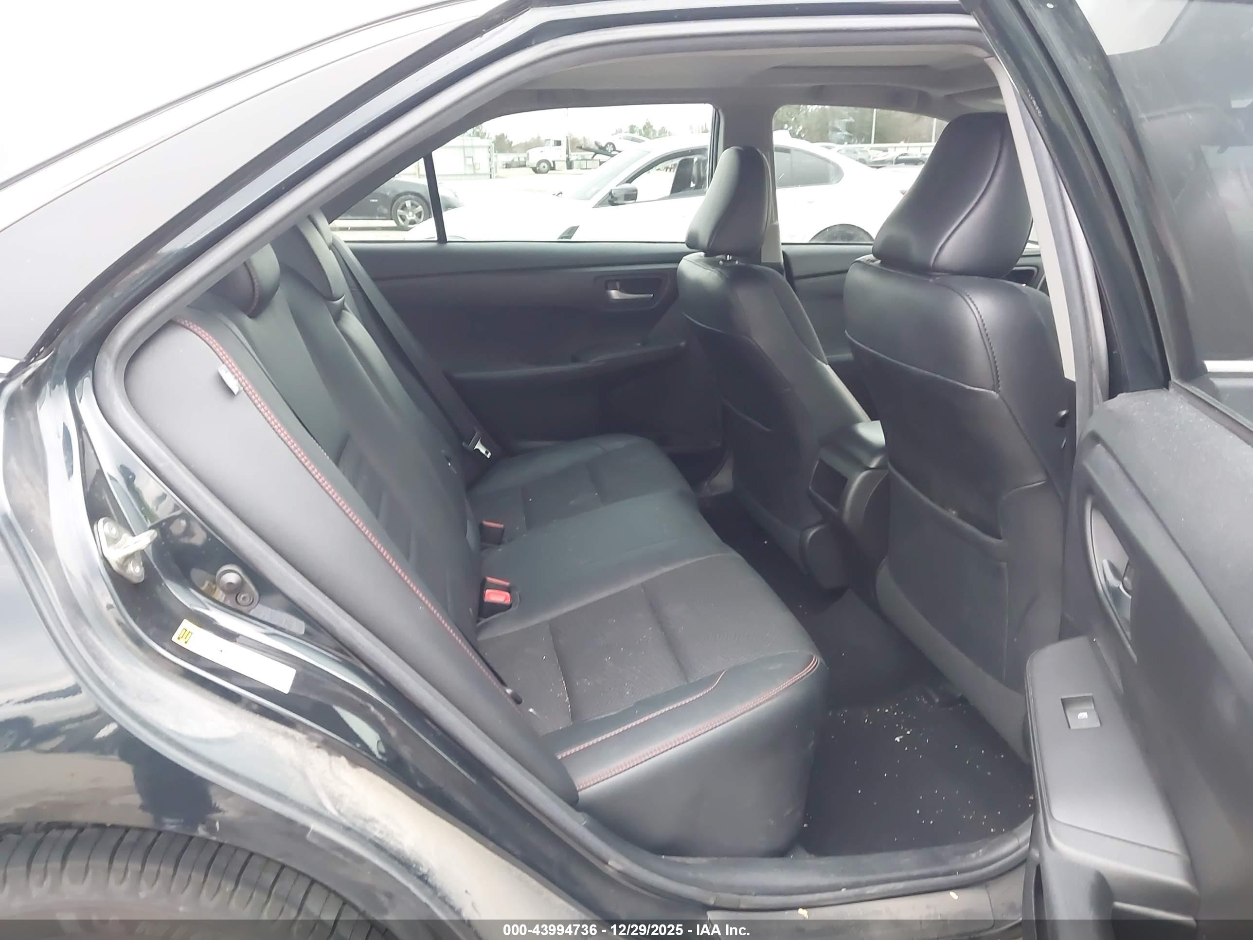 TOYOTA CAMRY image 8