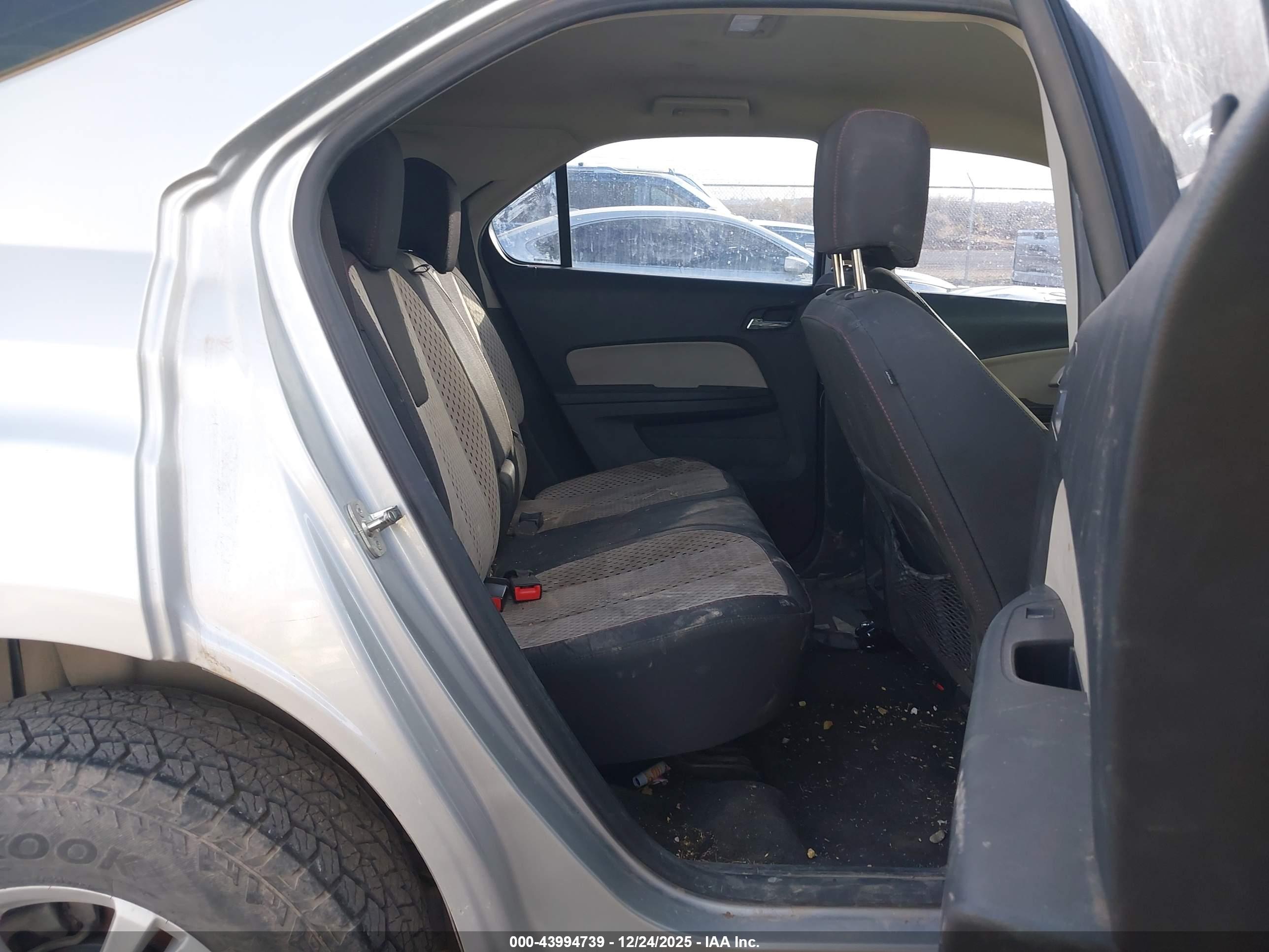 CHEVROLET EQUINOX image 8