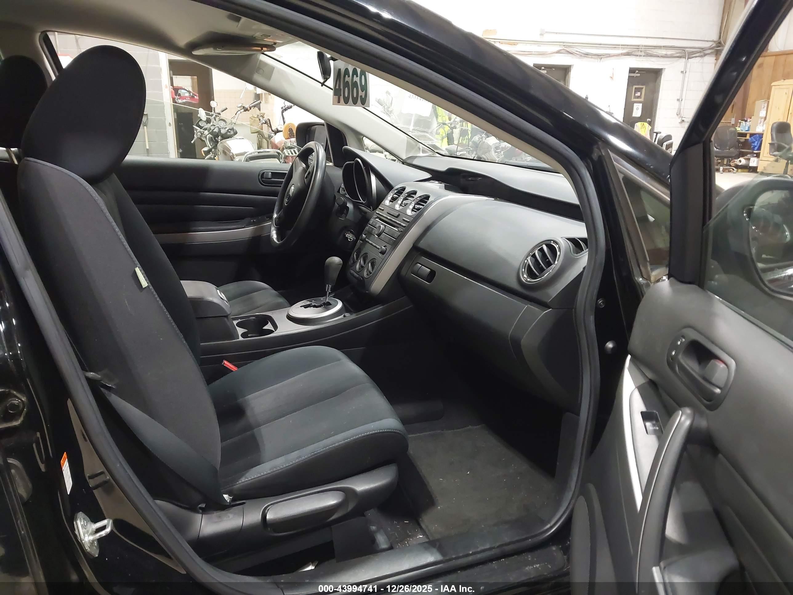 MAZDA CX-7 image 5