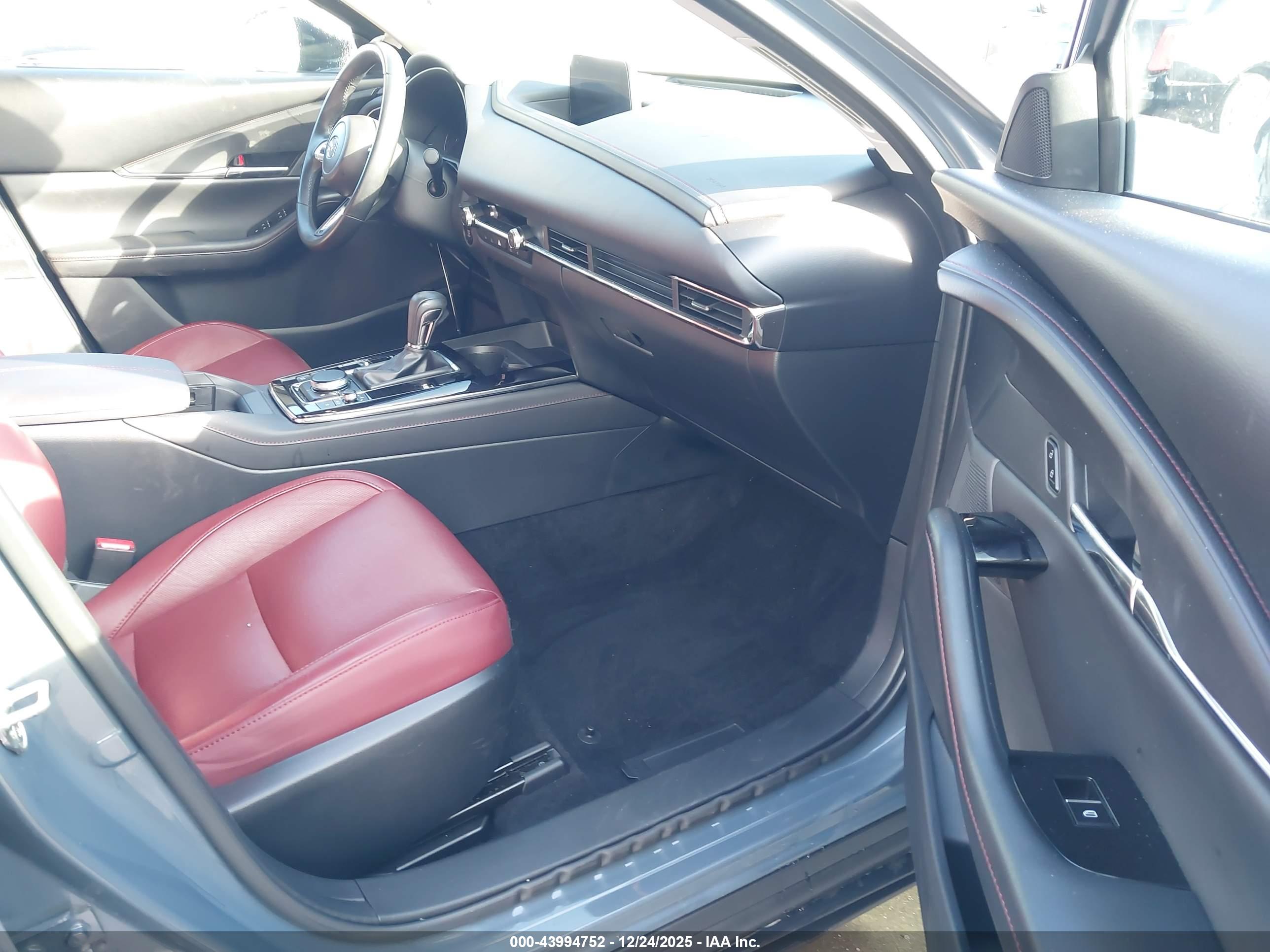 MAZDA CX-30 image 5