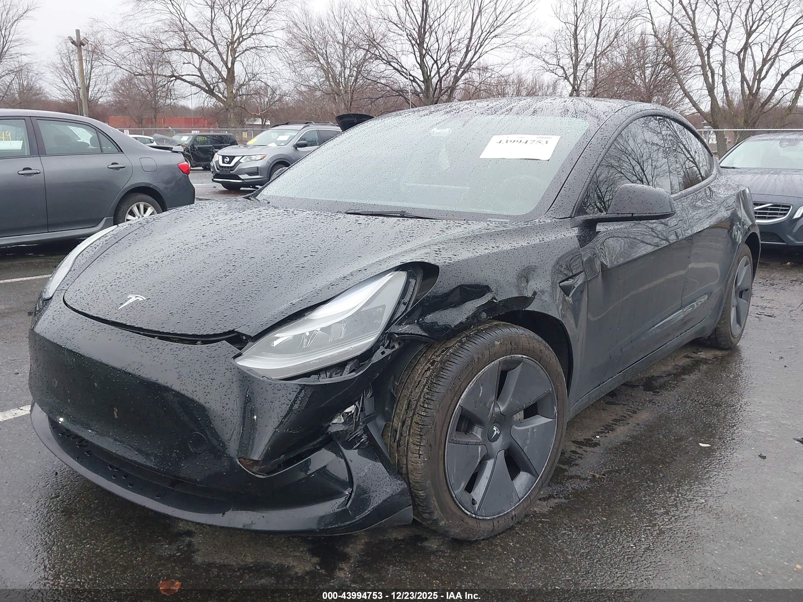 TESLA MODEL image 2
