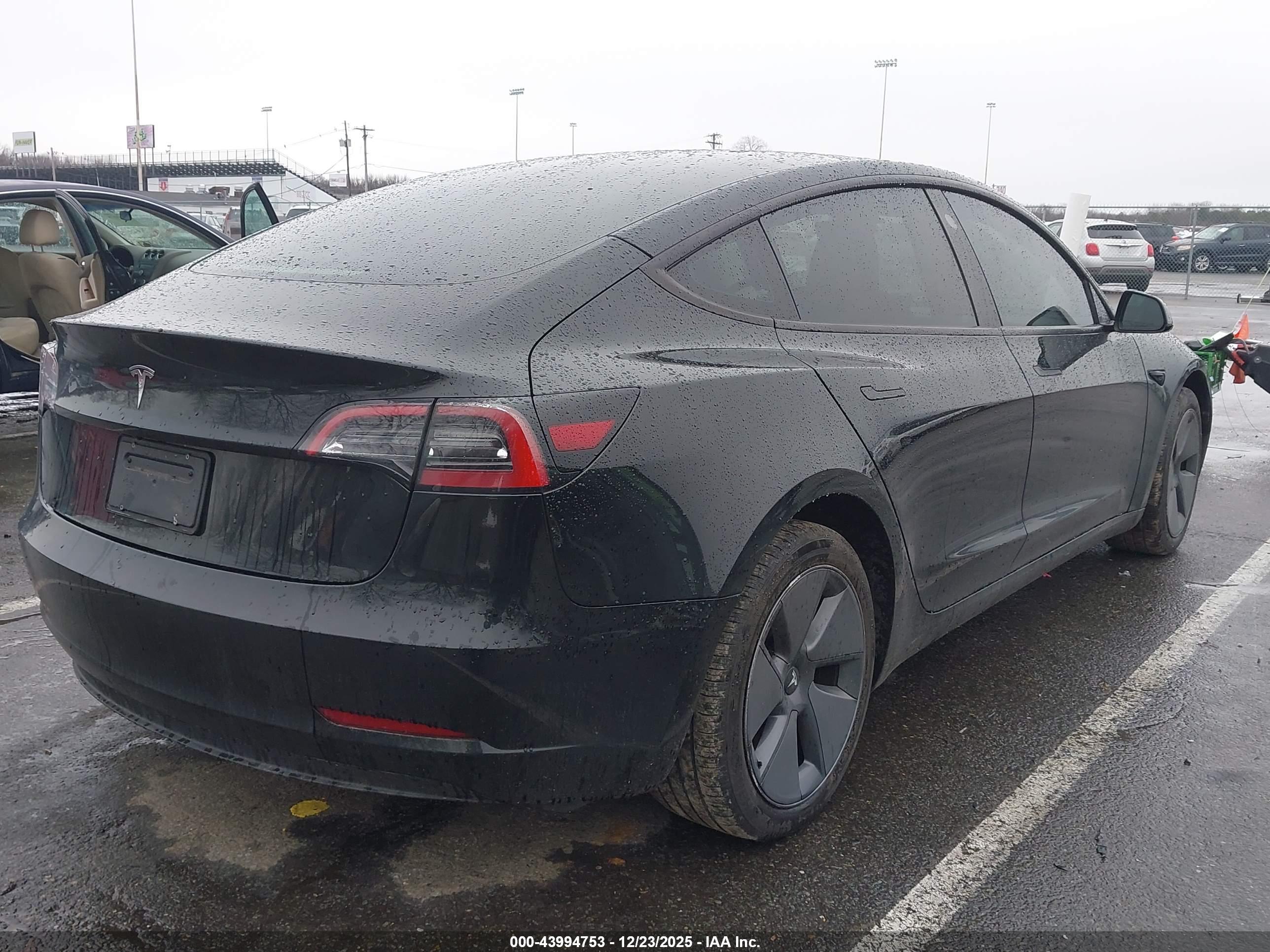 TESLA MODEL image 4
