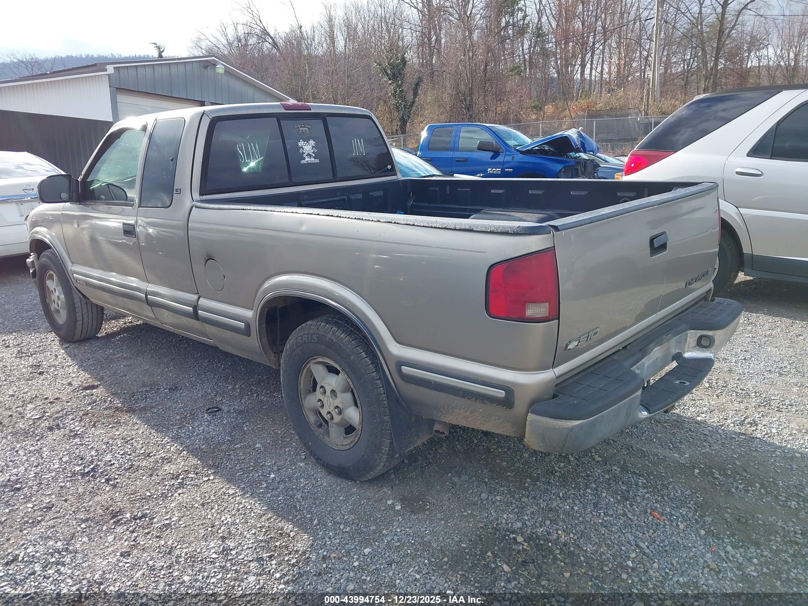 CHEVROLET S-10 image 3