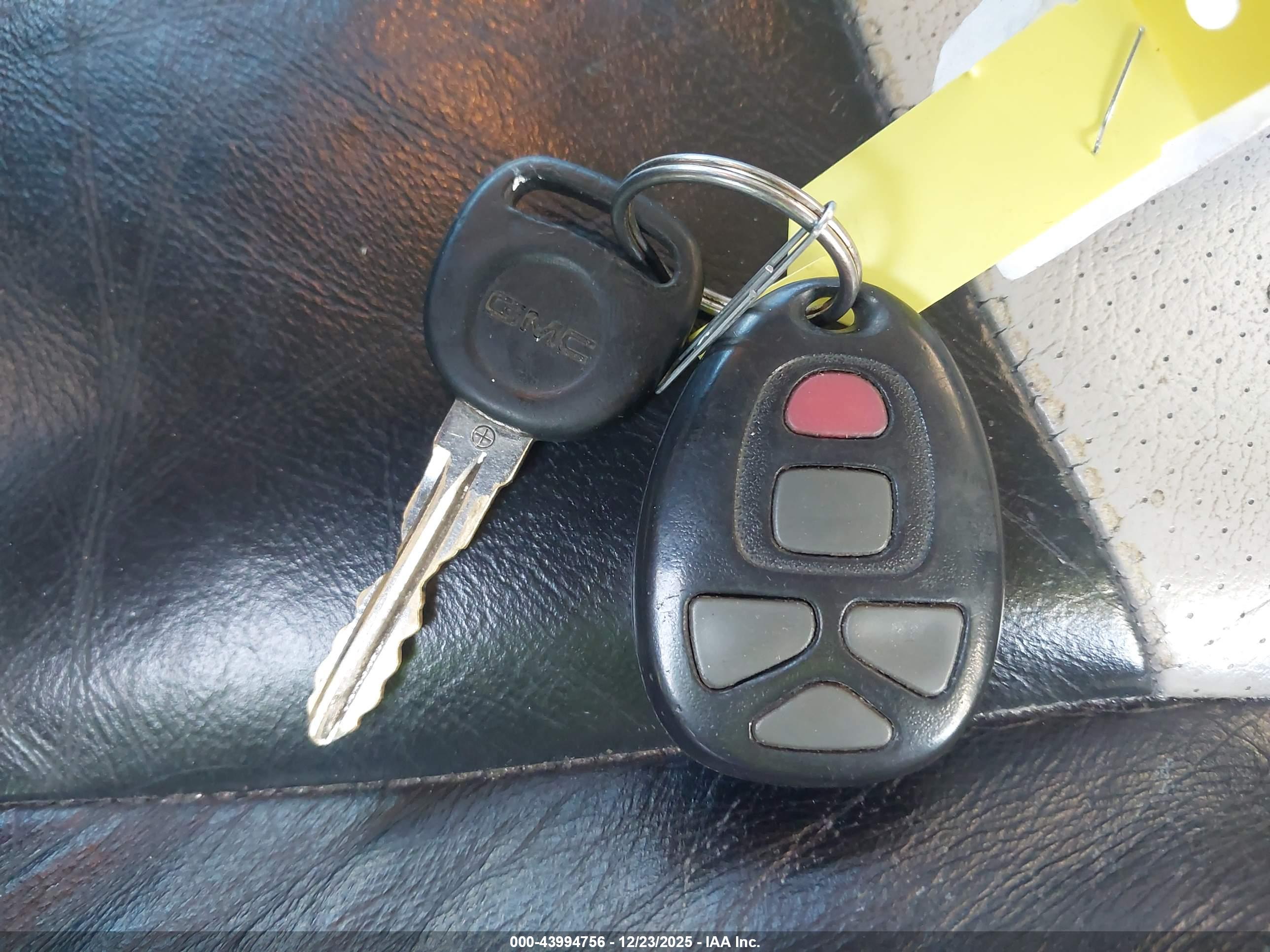 GMC YUKON image 11