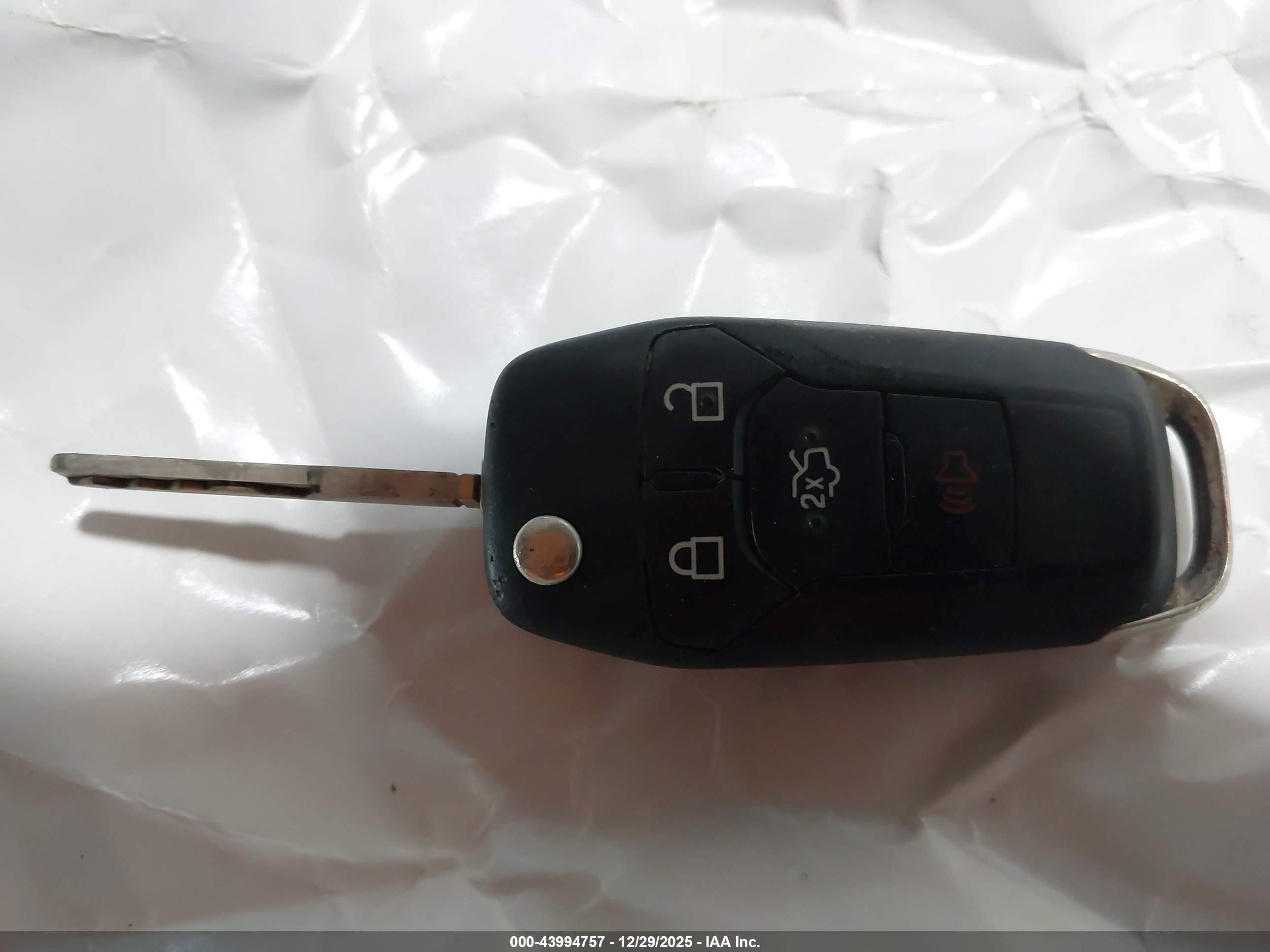 FORD FUSION image 11