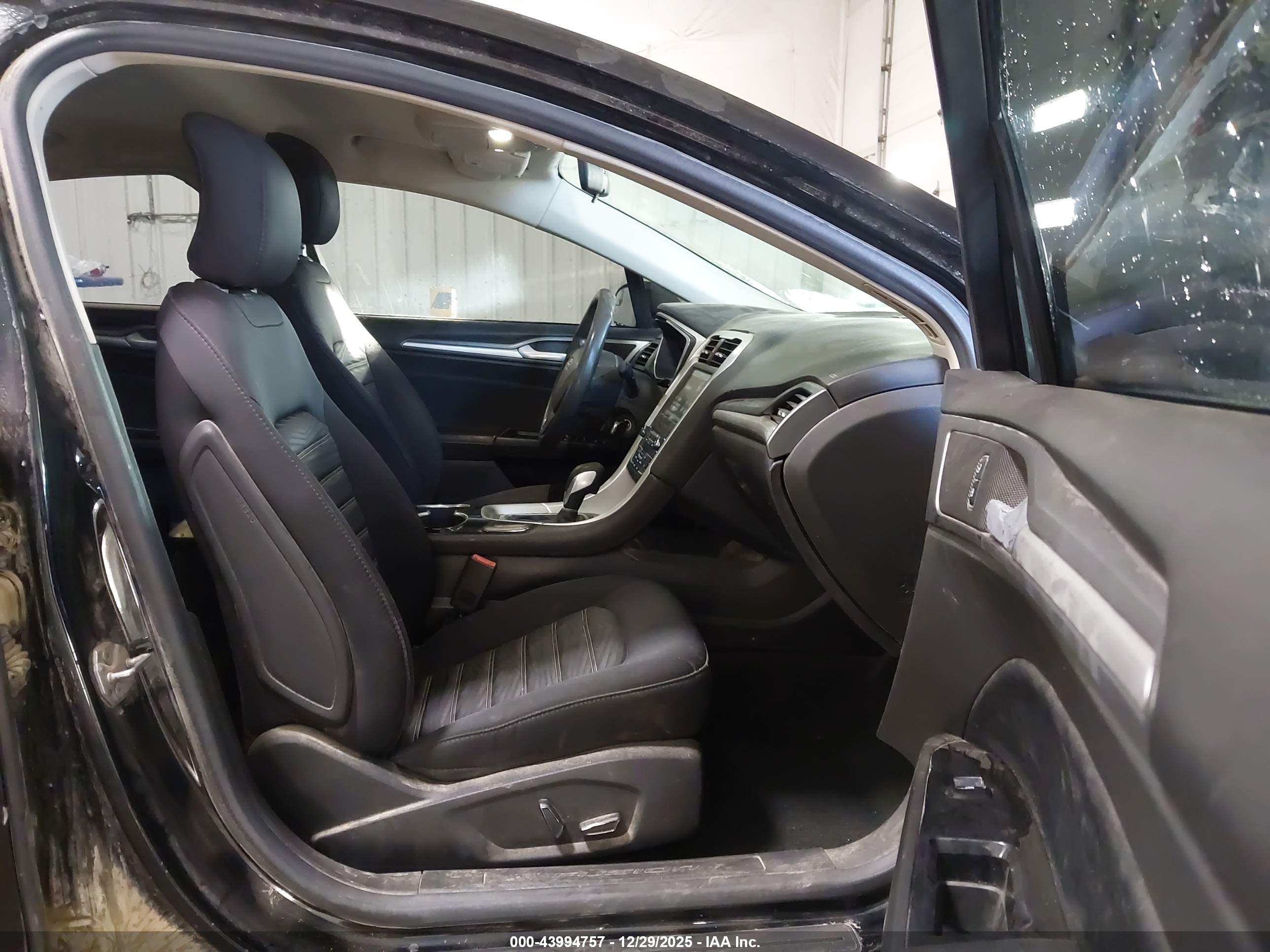 FORD FUSION image 5