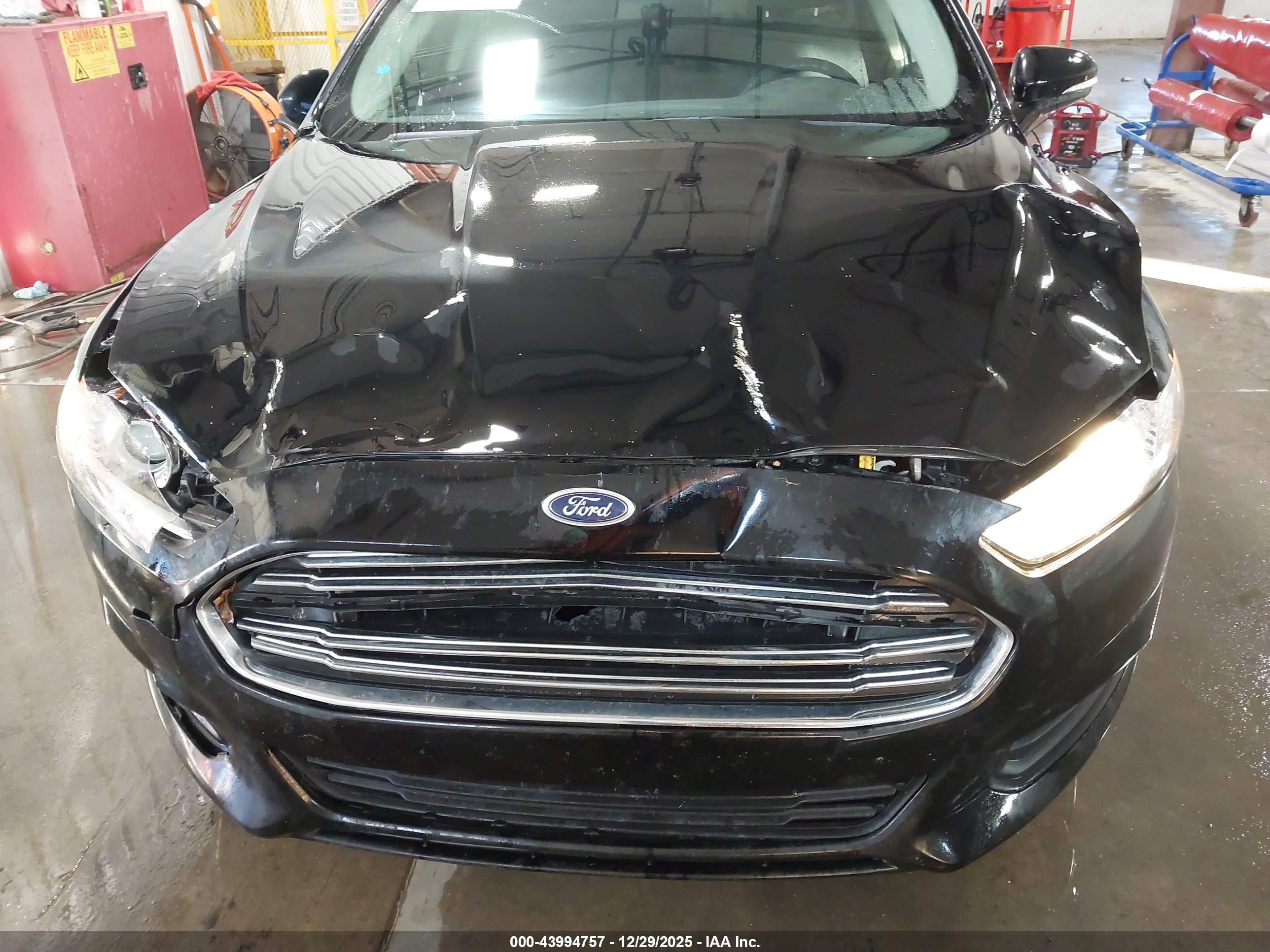 FORD FUSION image 6