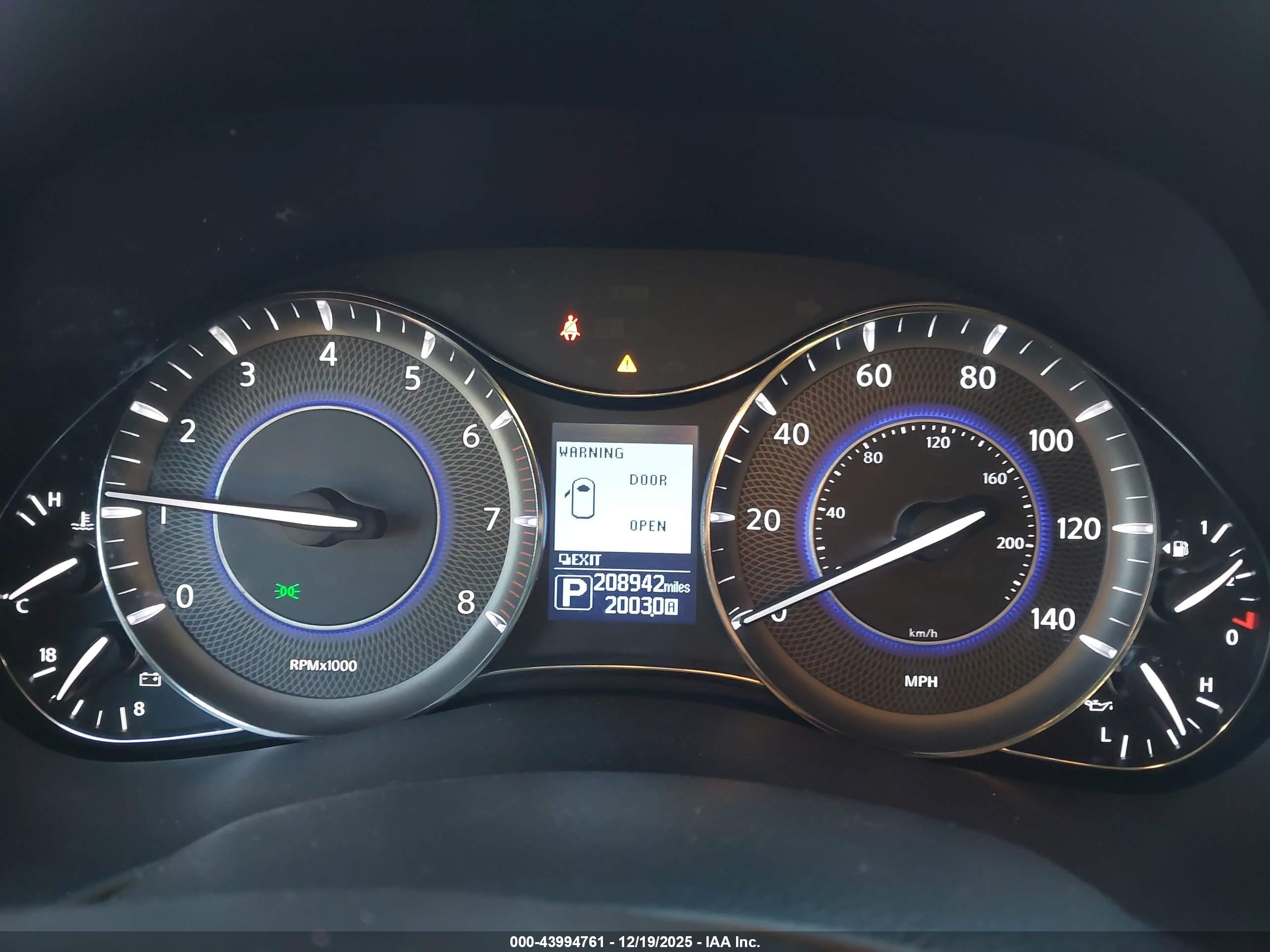INFINITI QX80 image 7