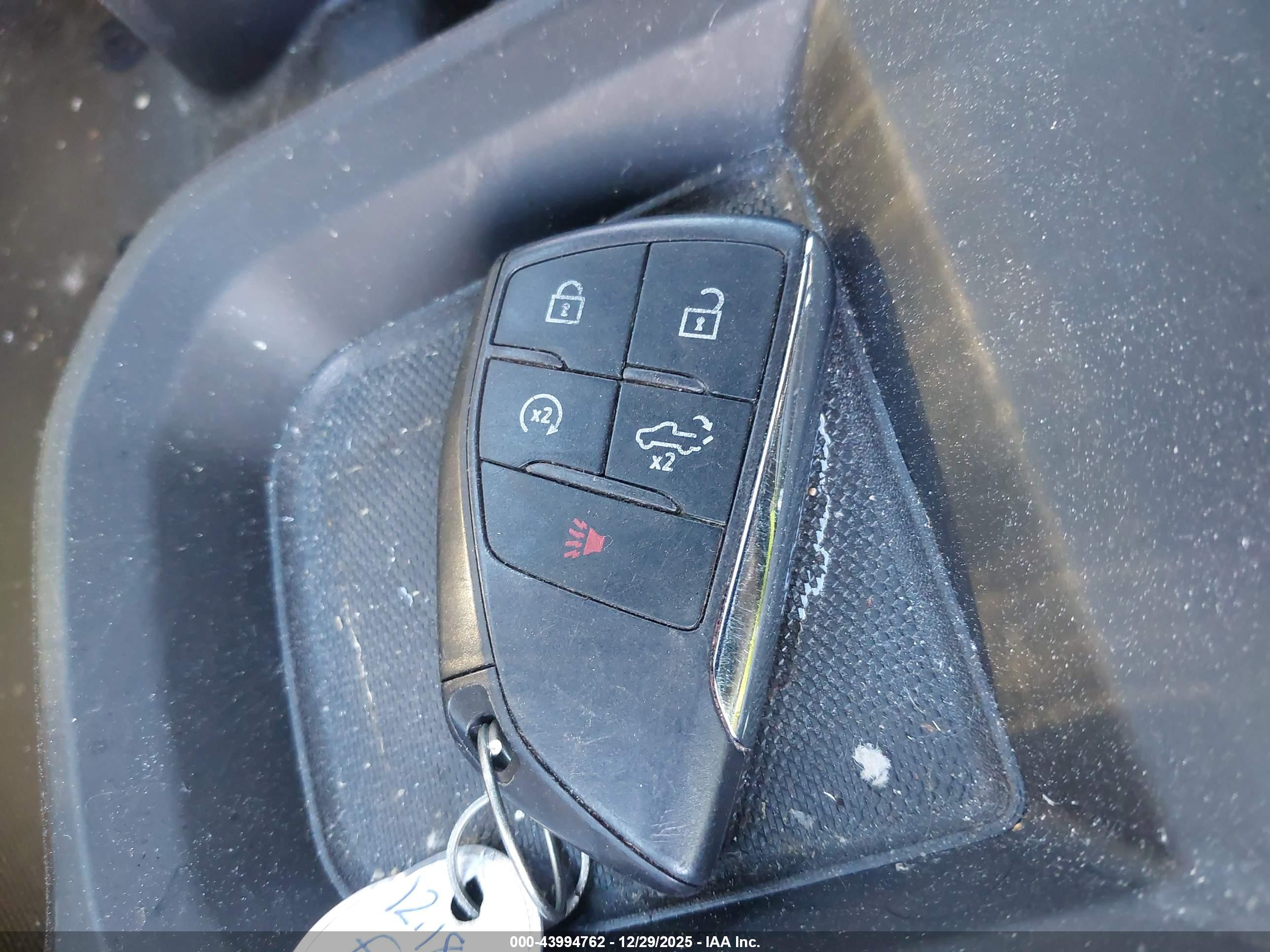 GMC SIERRA image 11