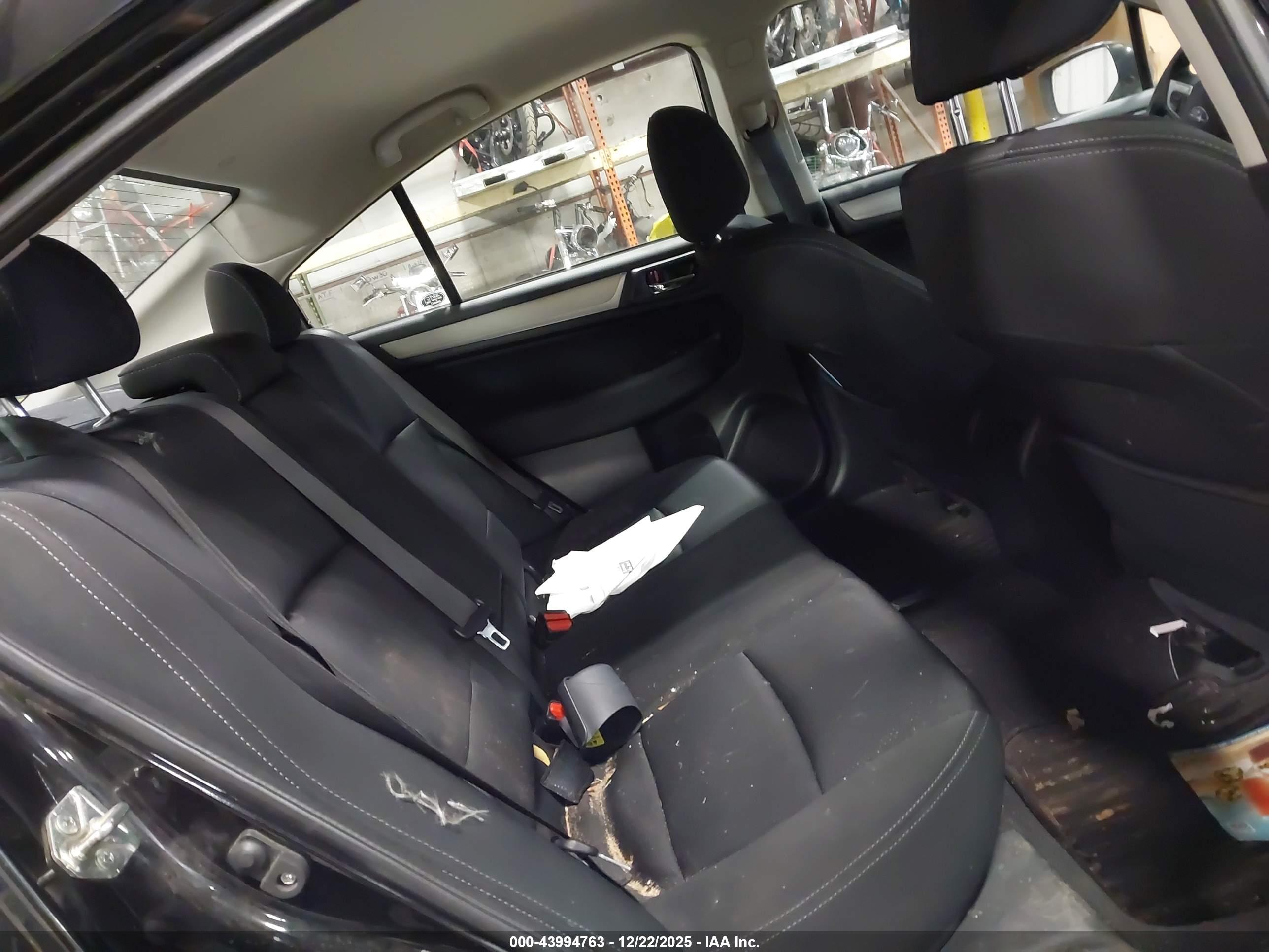 SUBARU LEGACY image 8