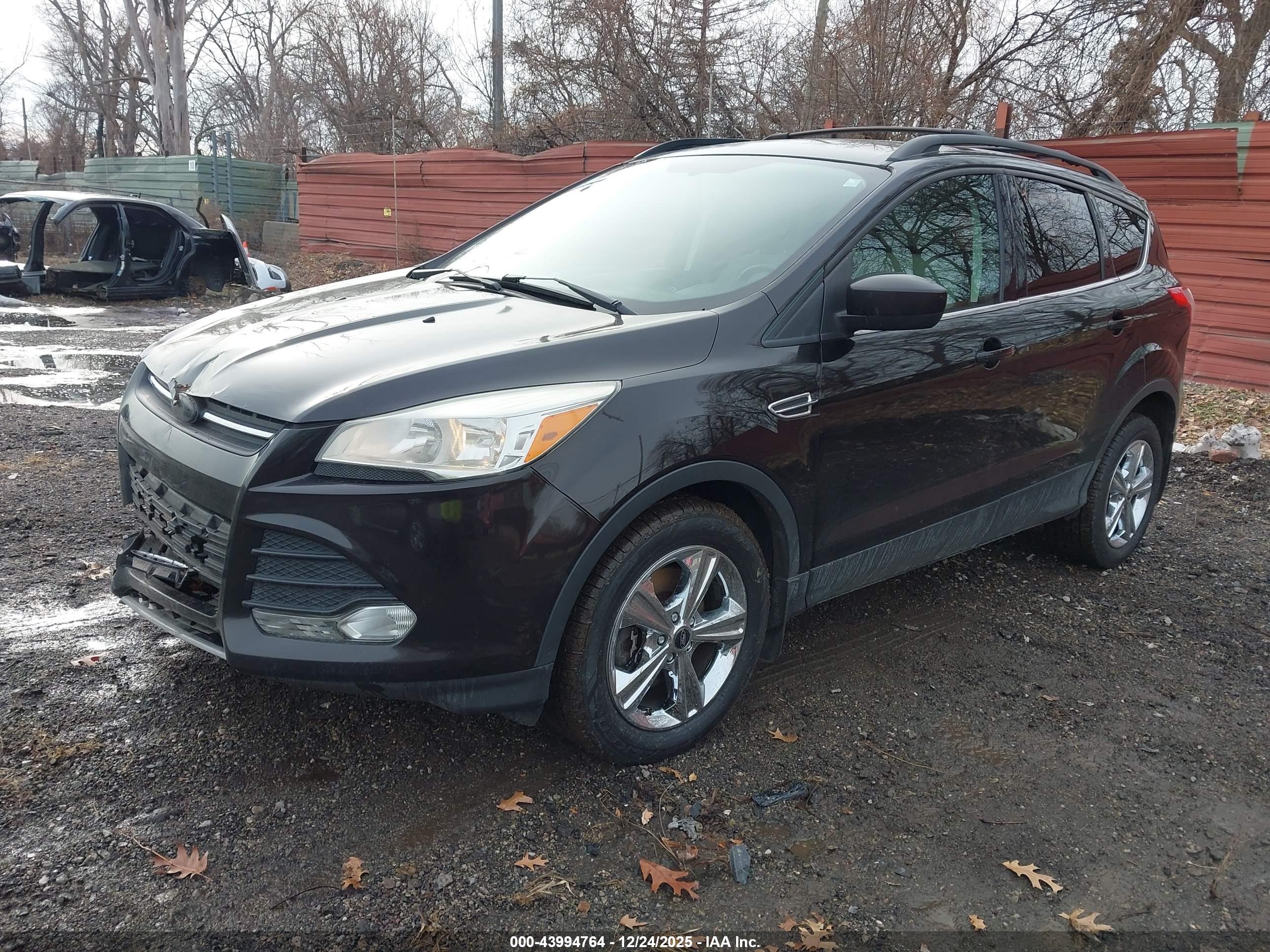 FORD ESCAPE image 2