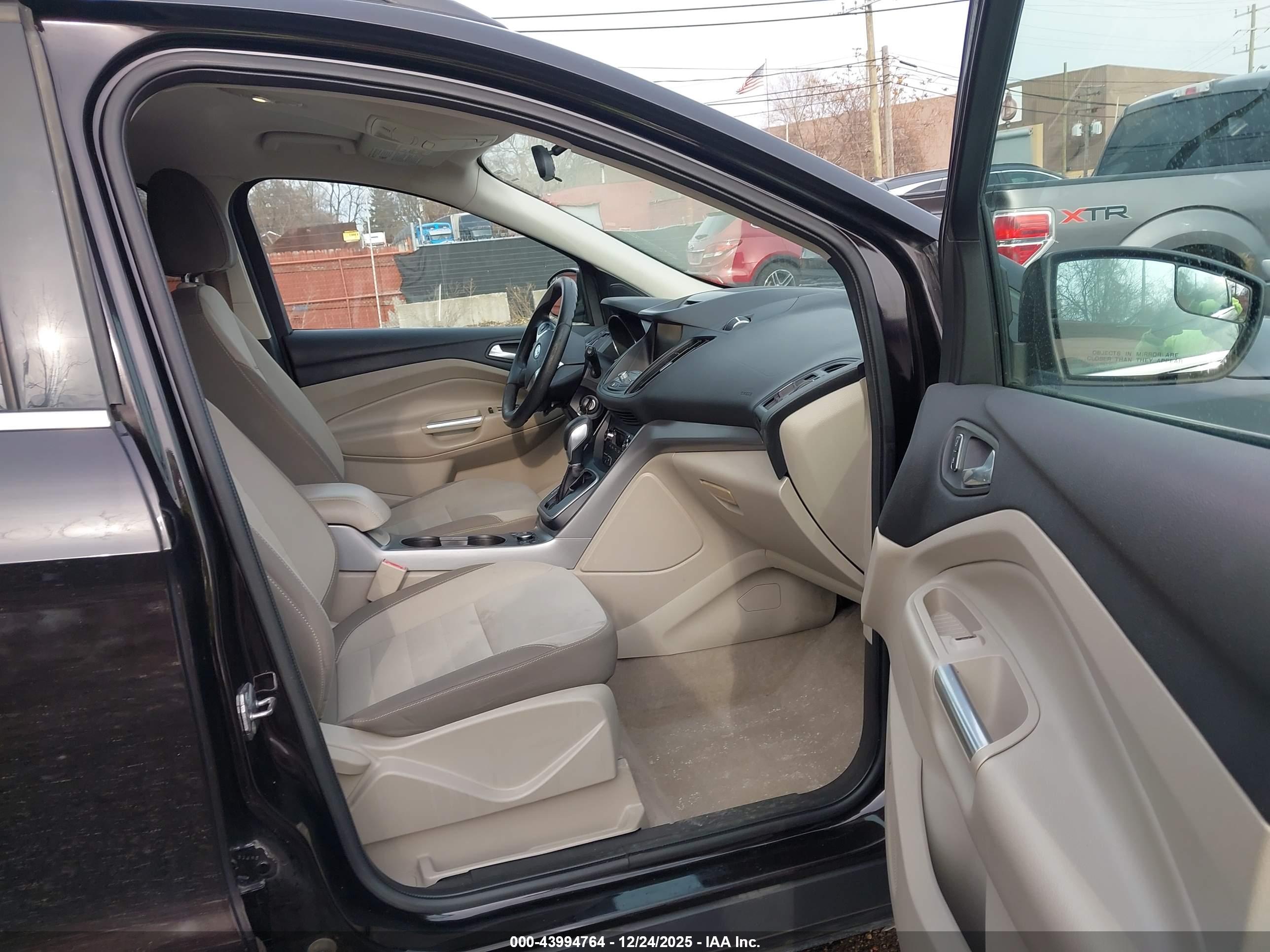 FORD ESCAPE image 5