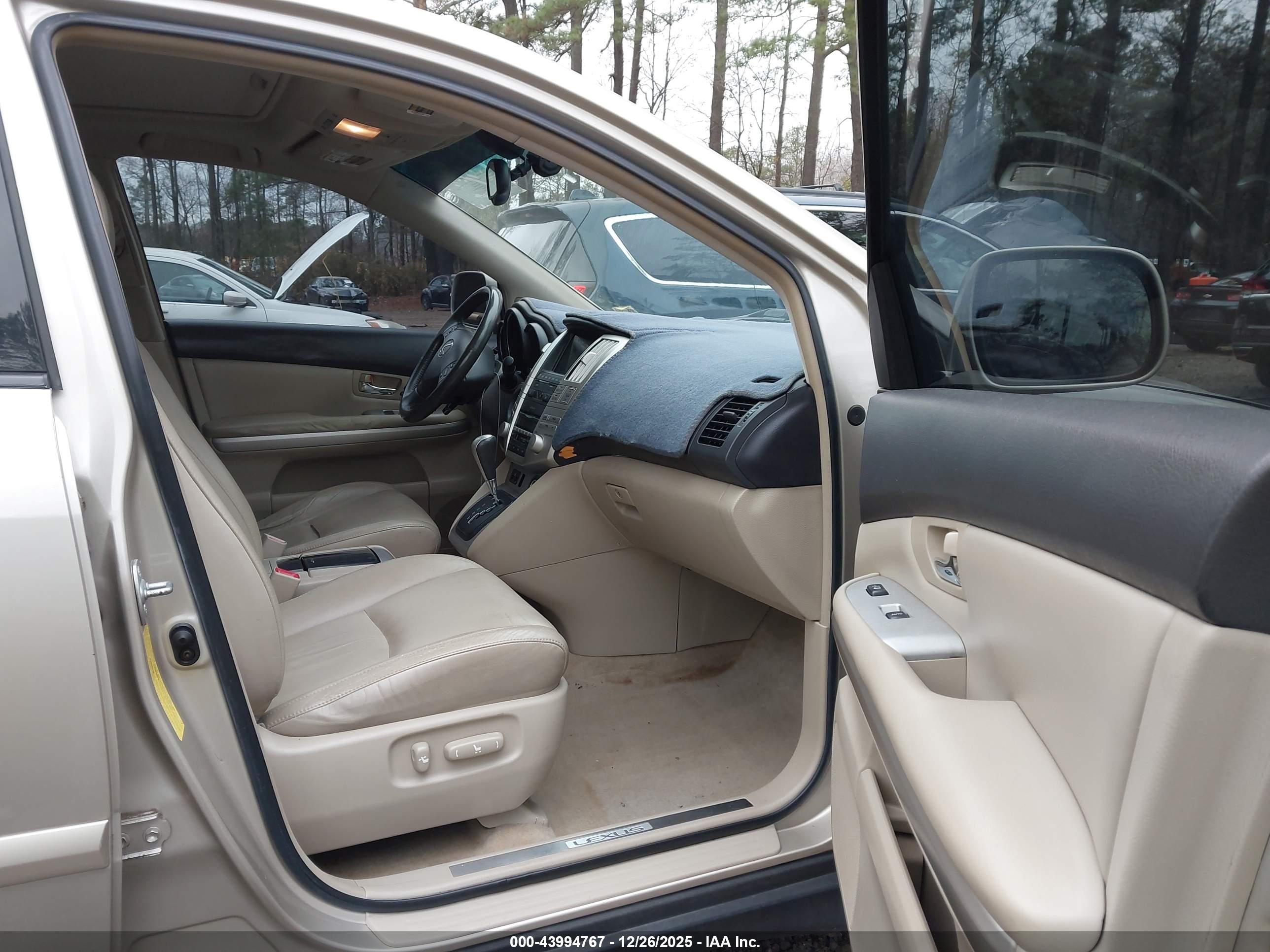 LEXUS RX image 5