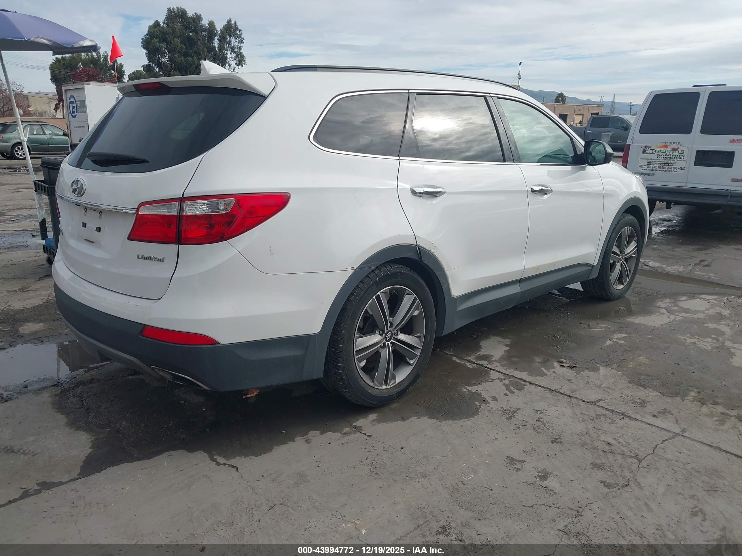HYUNDAI SANTA image 4